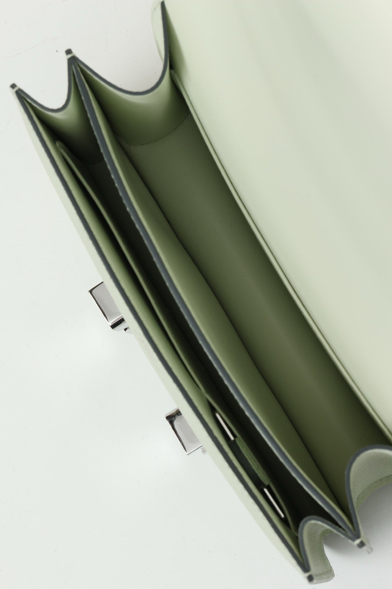 CJ19 19 cm , Bubble Green Epsom leather PHW #4326