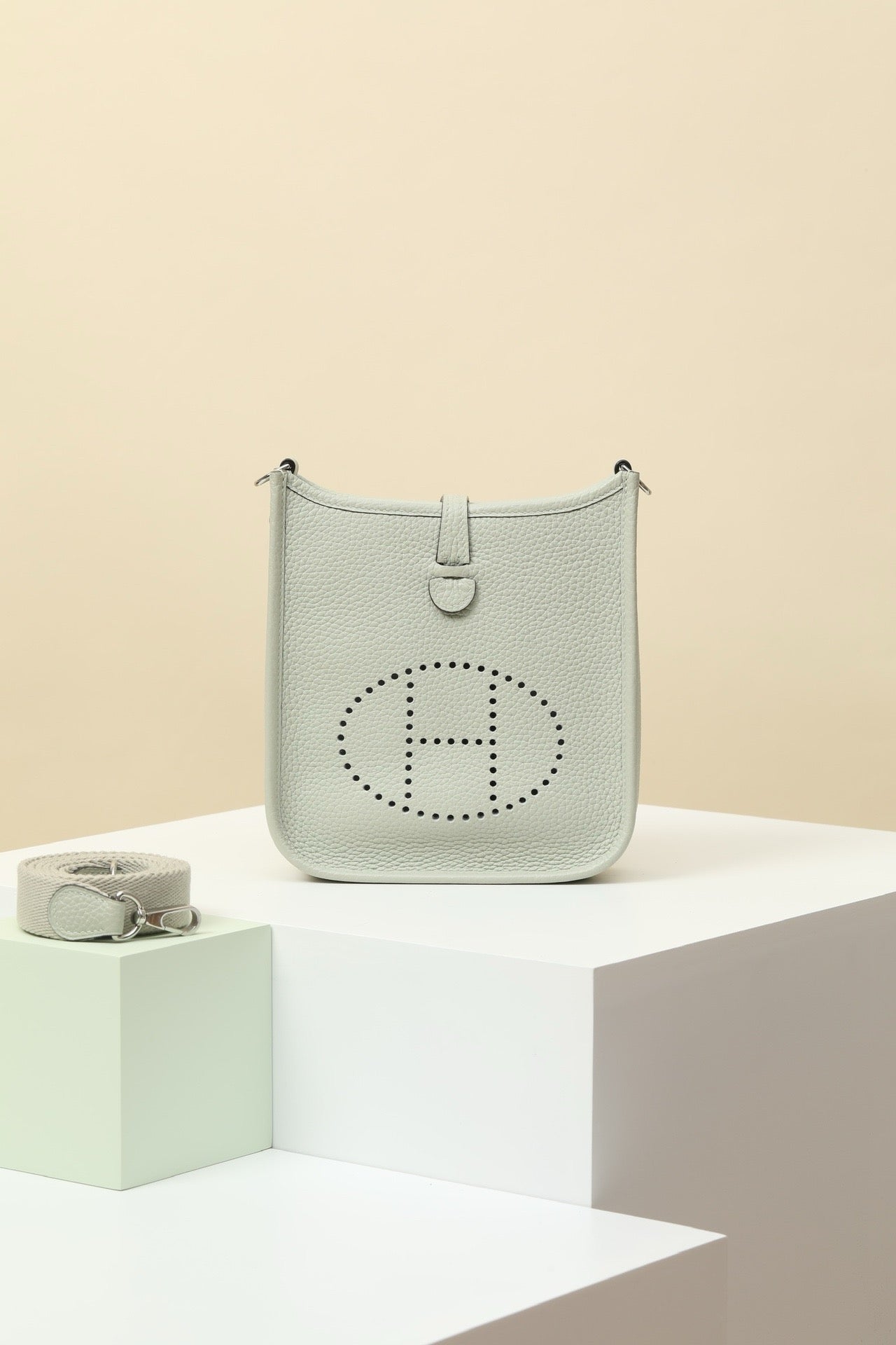 YF16  OW Crystal Grey Clemence bull leather crossbody bag  ,PHW#4431