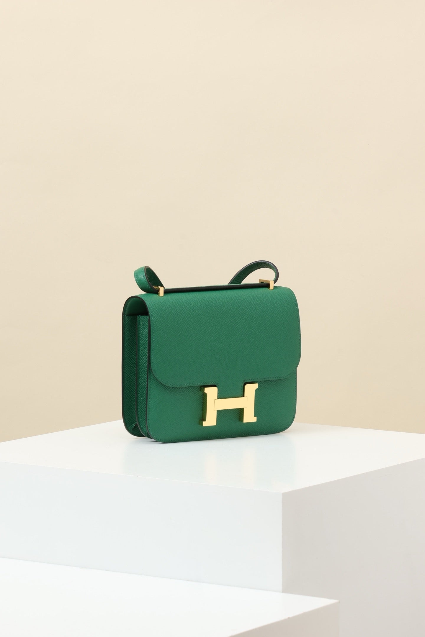 CJ19 19 cm , Velvet Green Epsom leather GHW #4323