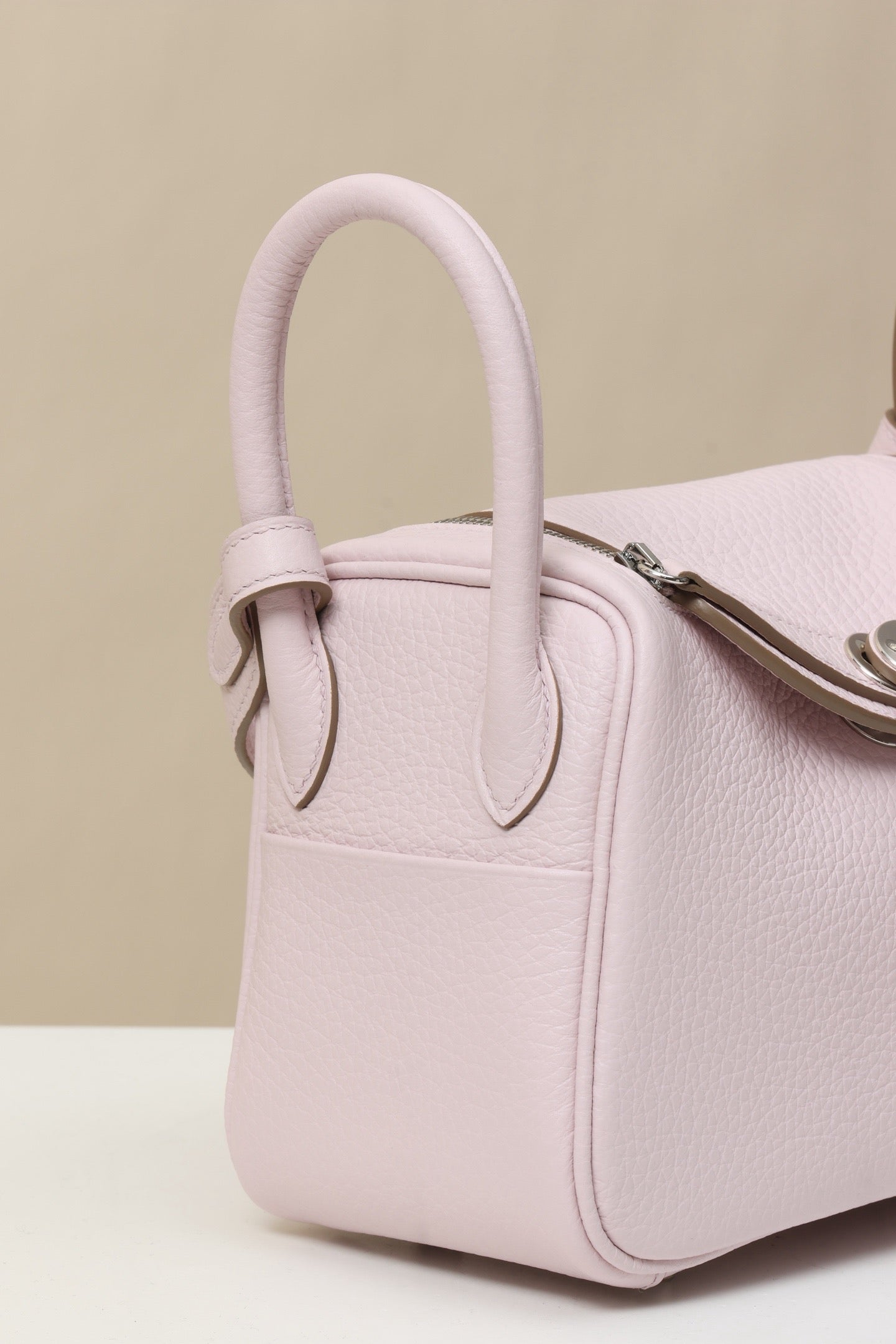 LD19 , Togo  09 Dream Purple / I2 Cream White PHW #4561