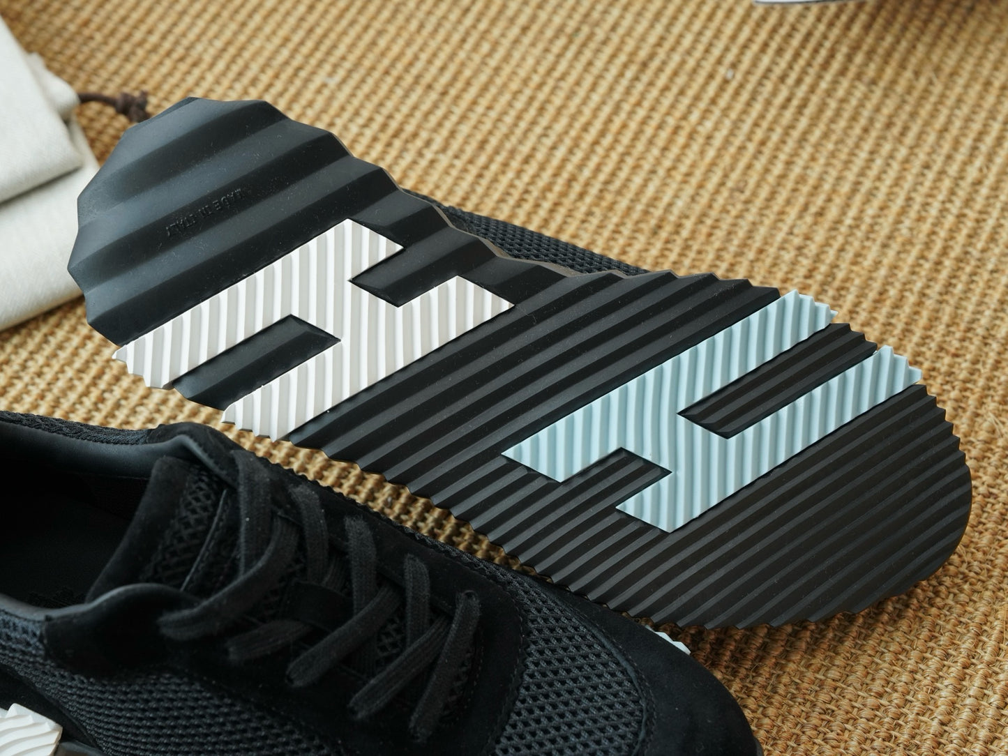 HSneakers