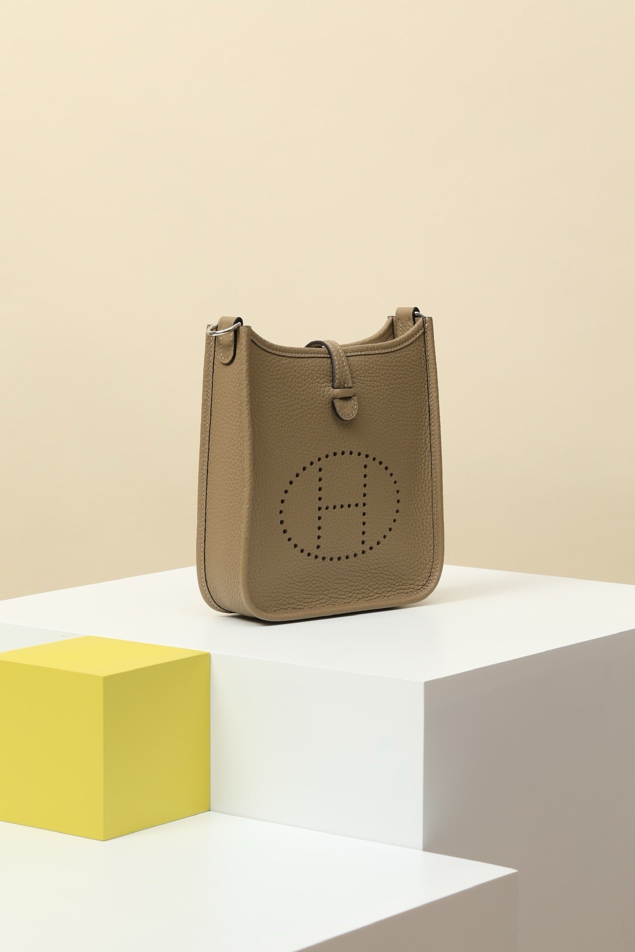 YF16 8Q Marfa Beige ,Clemence bull leather crossbody bag  , PHW #4426