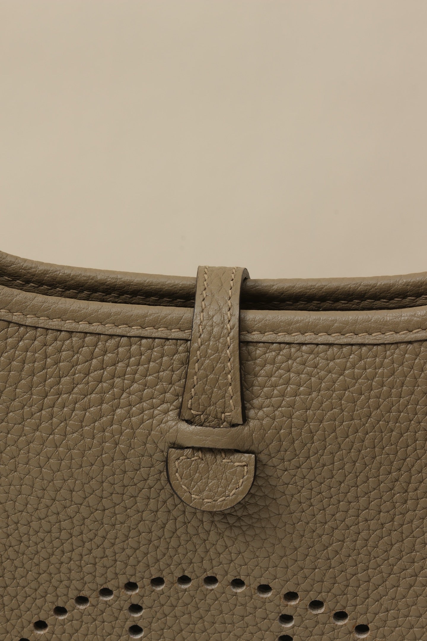 YF16 8Q Marfa Beige, Clemence bull leather crossbody bag  , PHW #4405