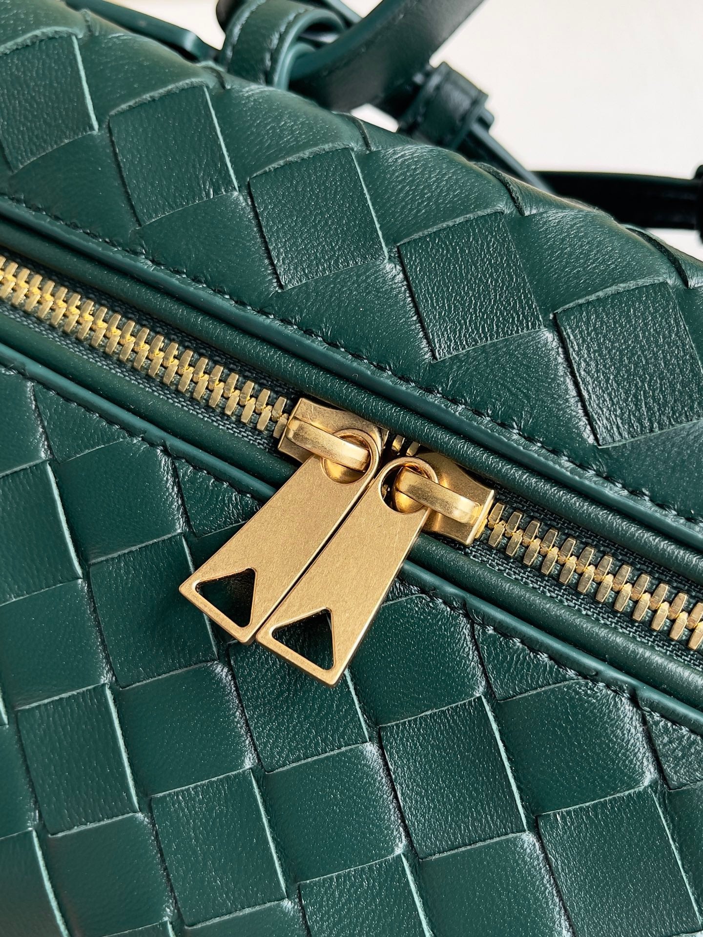 BV Bang Bang Vanity Case #569