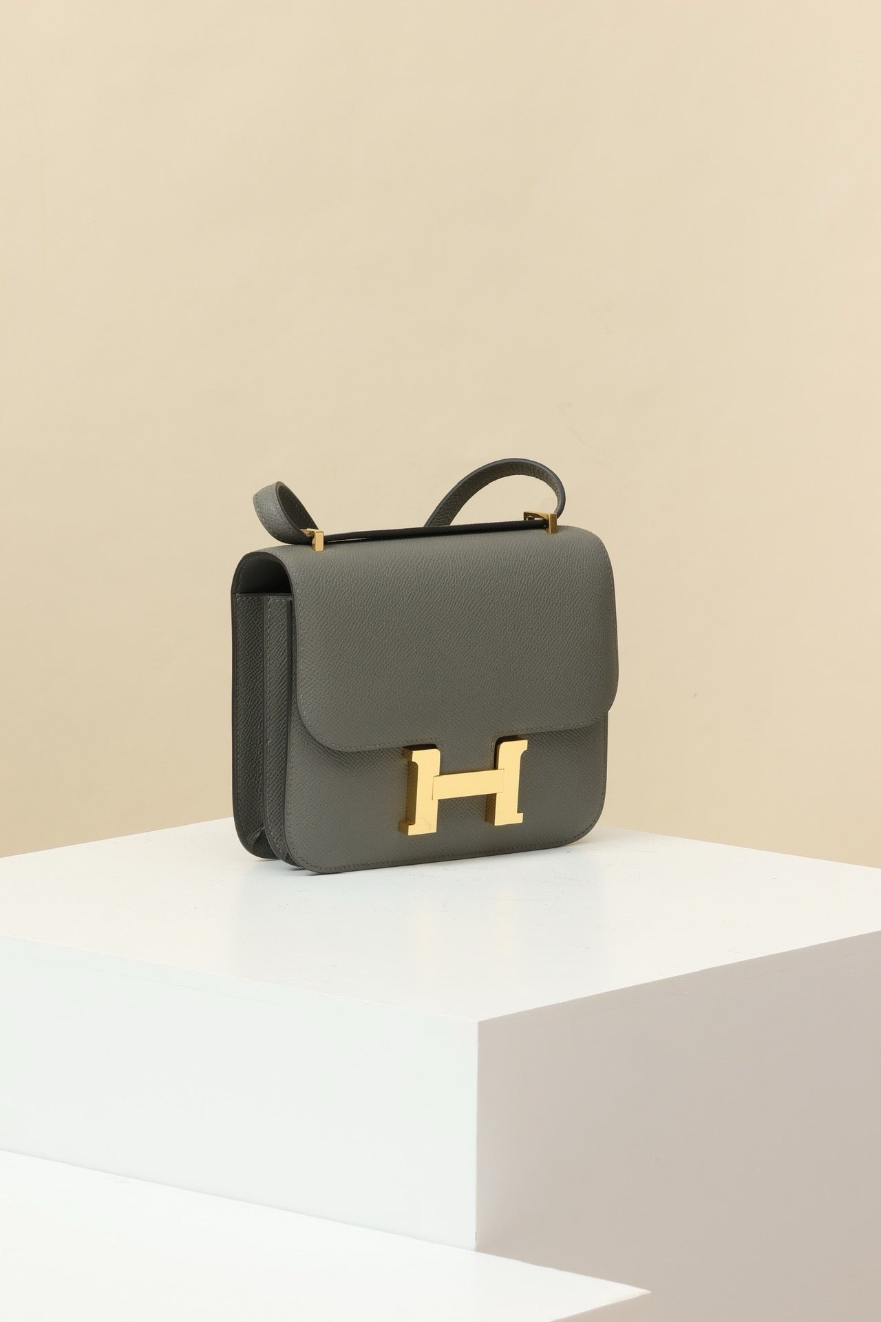 CJ19 19 cm , Cumulus Grey Epsom leather GHW #4334