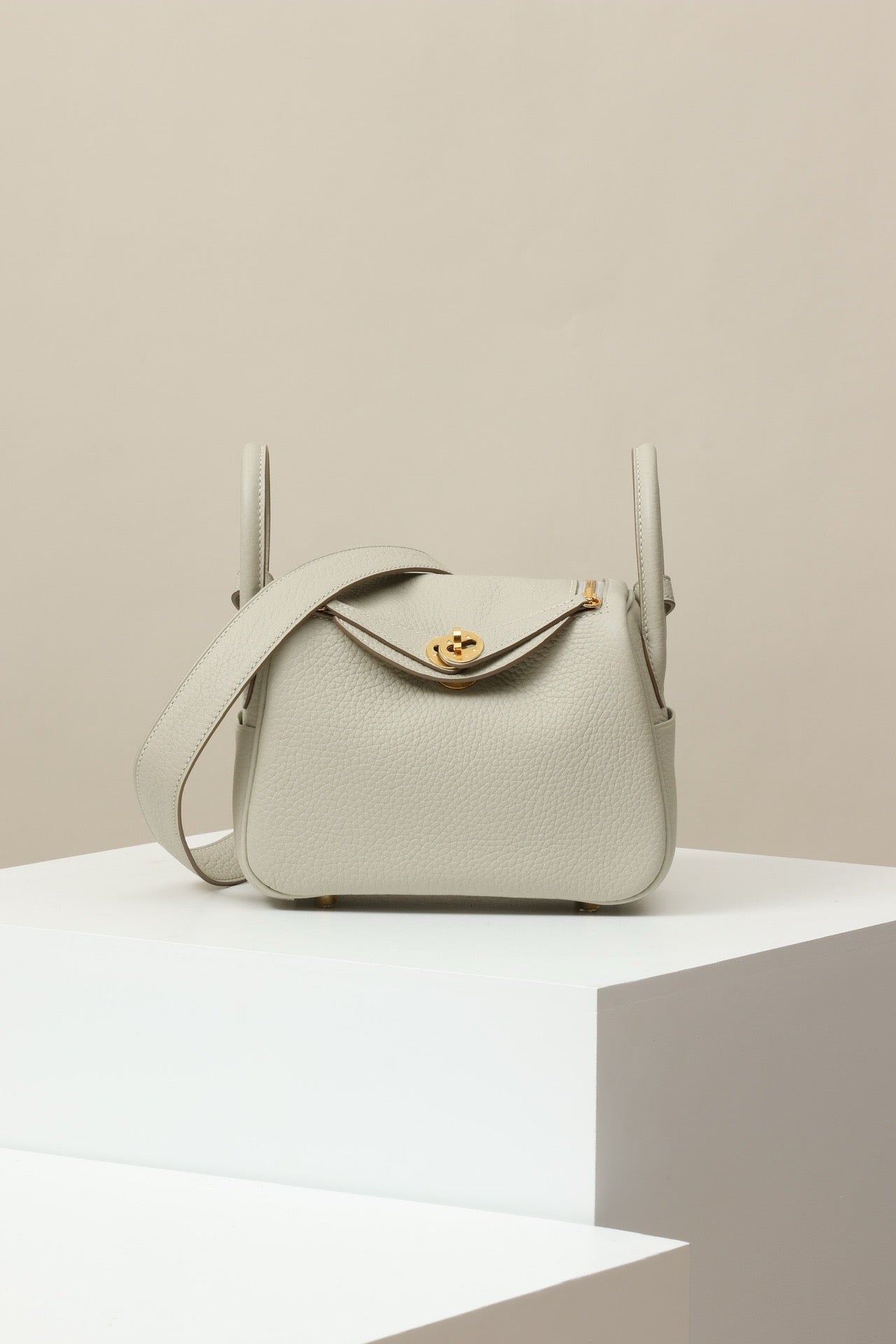 LD19 , Togo ,  8L Blanc Glacier GHW #4591