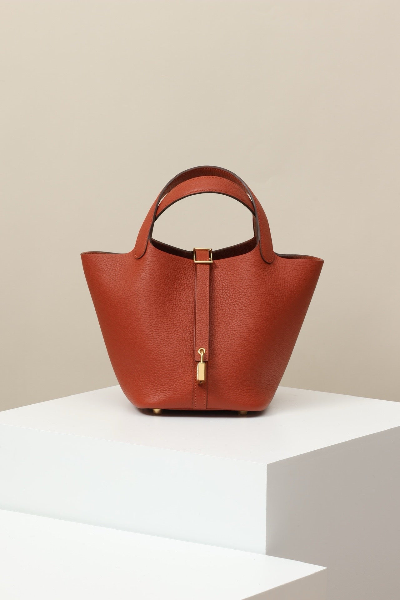 CL18 36 Brick Red GHW #4097