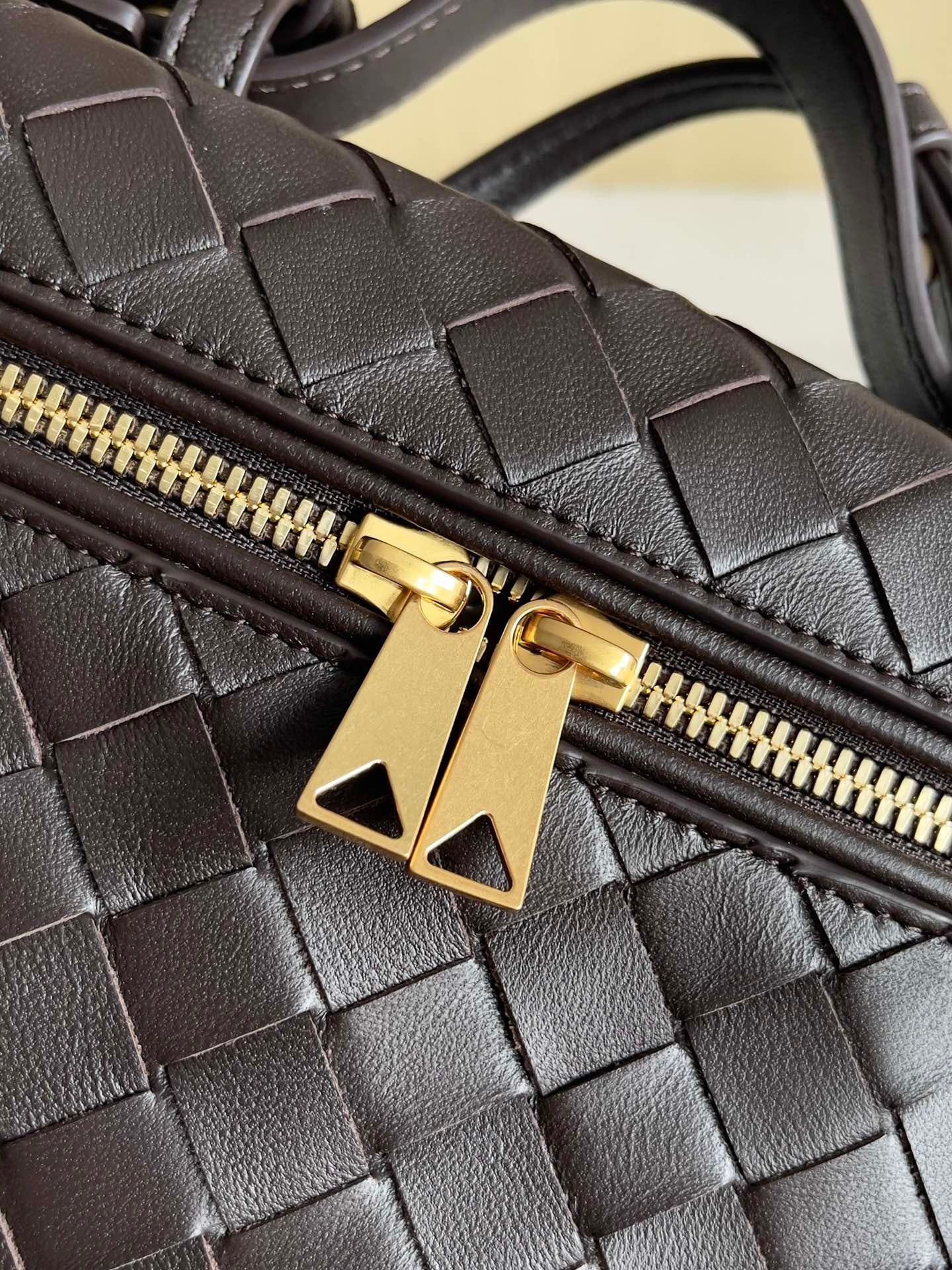 BV Bang Bang Vanity Case #565