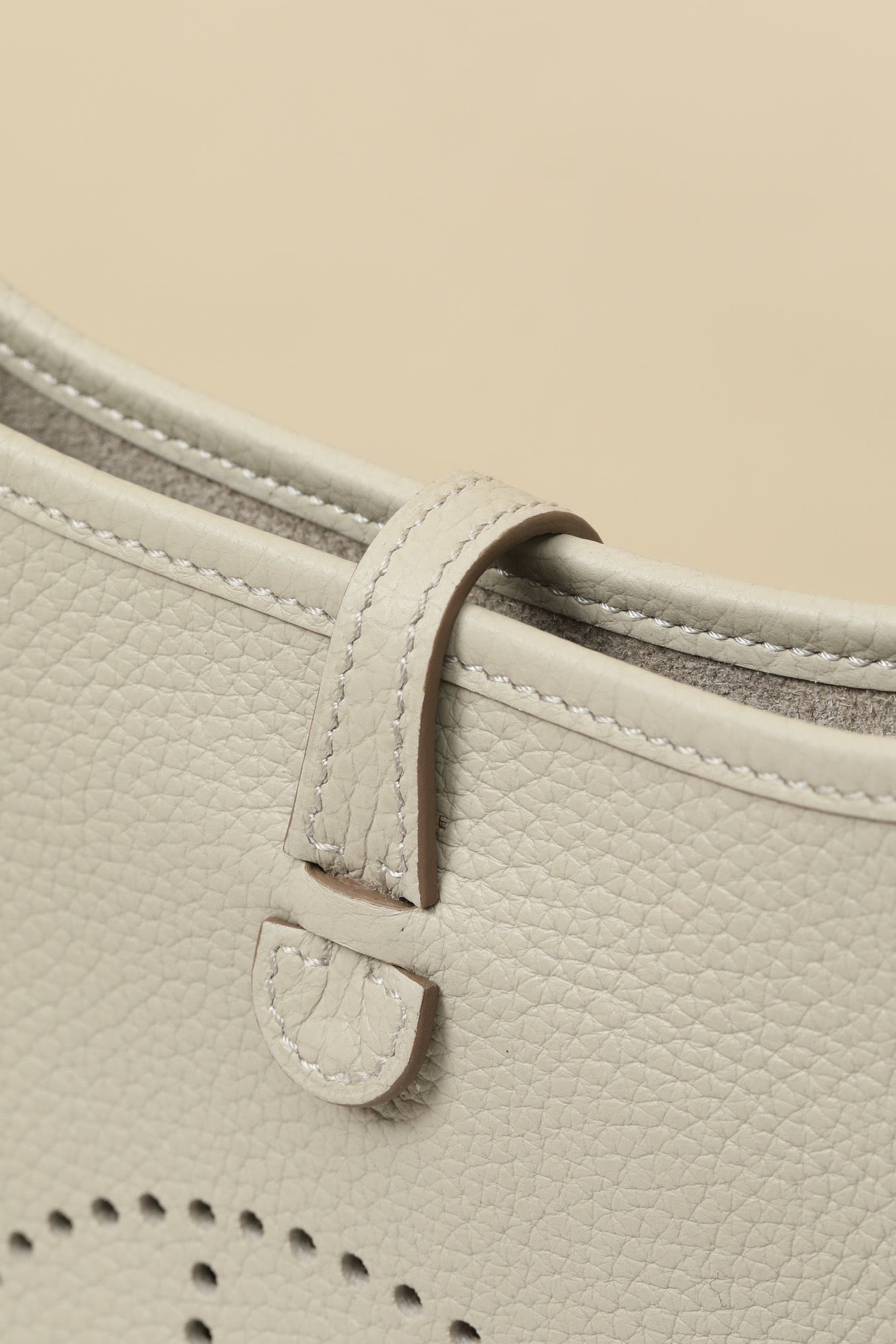 YF16 8L Glacier WhiteClemence bull leather crossbody bag  , GHW #4447