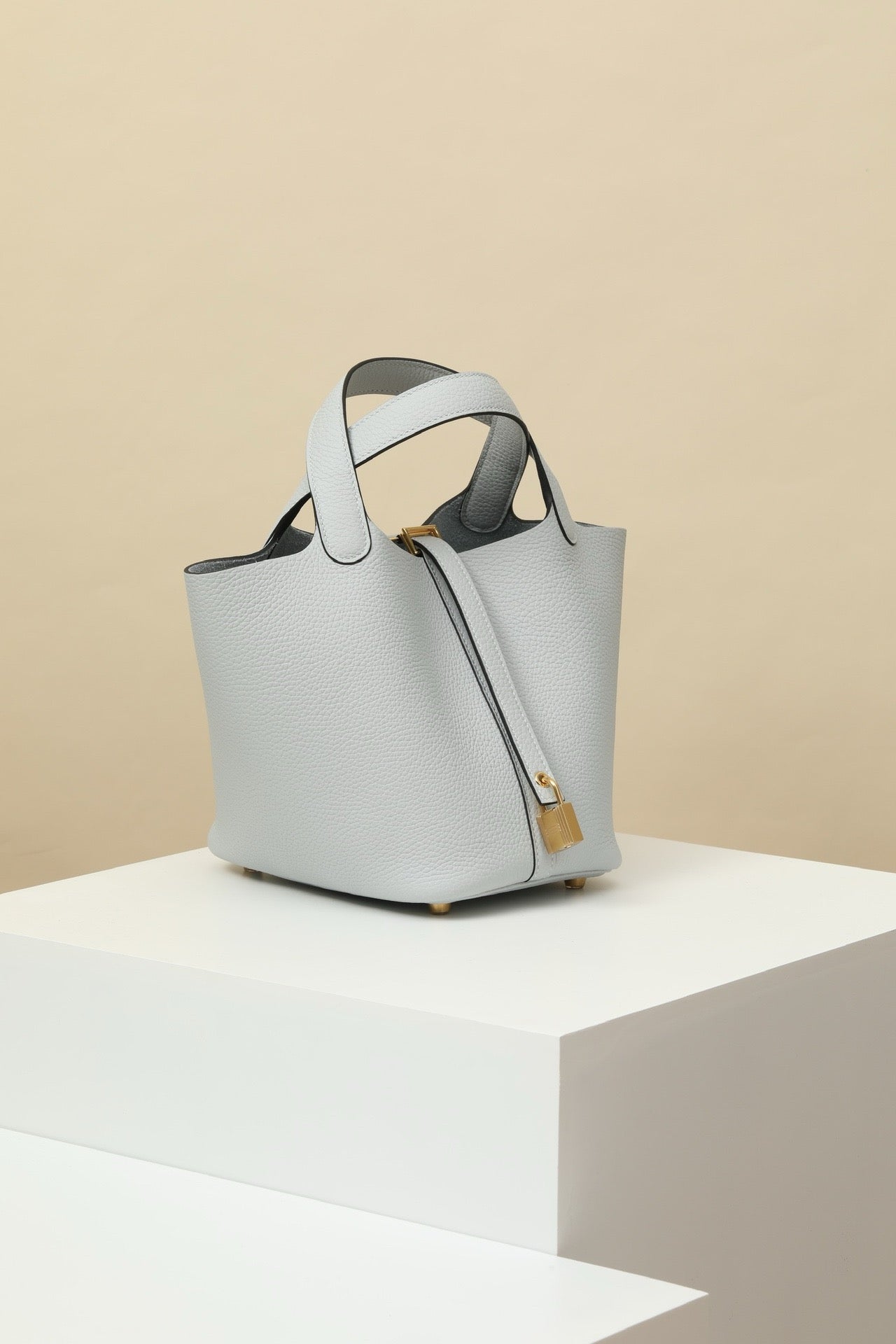 CL18 08 Holy Grail Blue GHW #4054