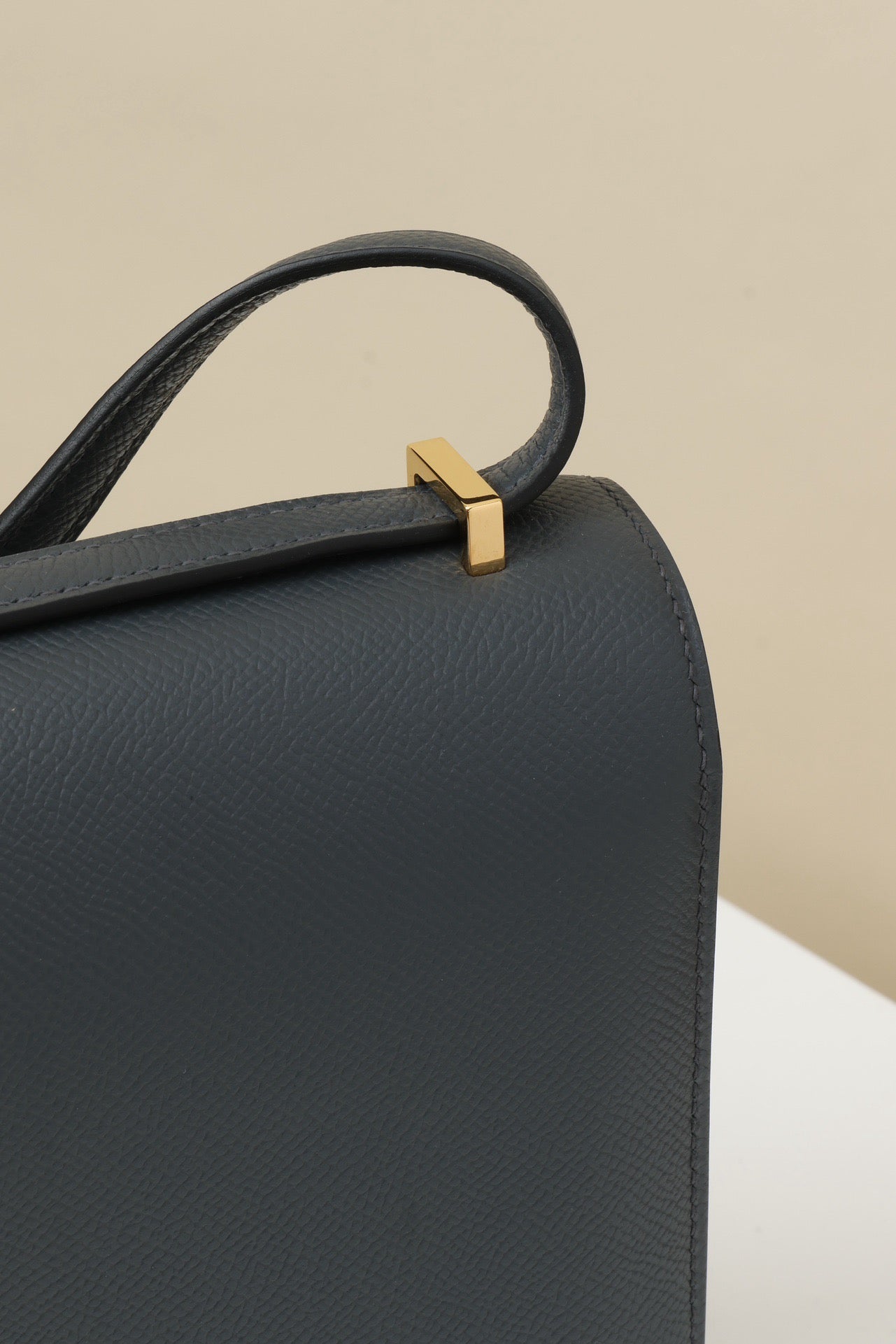 CJ19 19 cm , Smog Grey Epsom leather GHW #4322