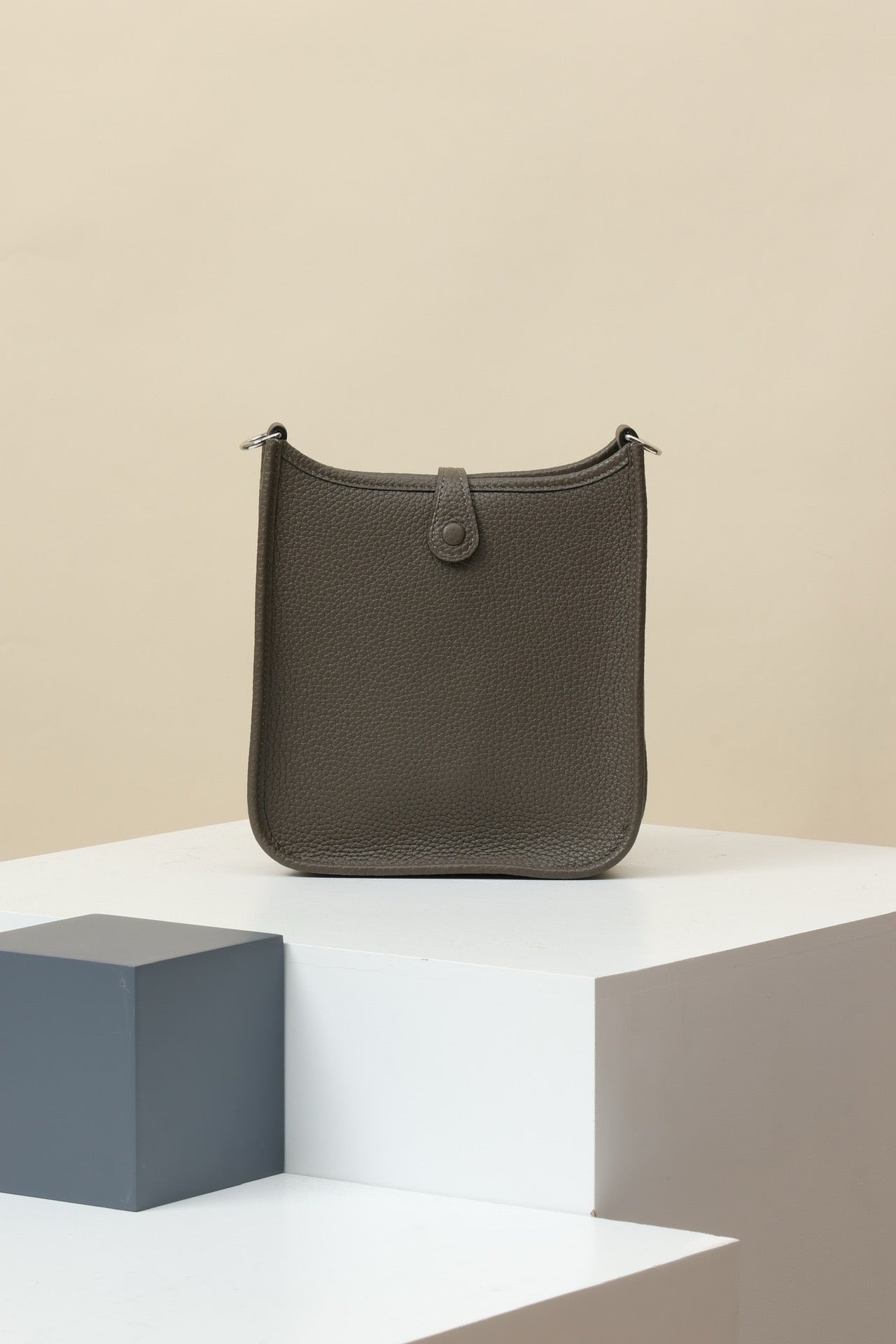 YF16 8F Tin GreyClemence bull leather crossbody bag  , PHW #4449