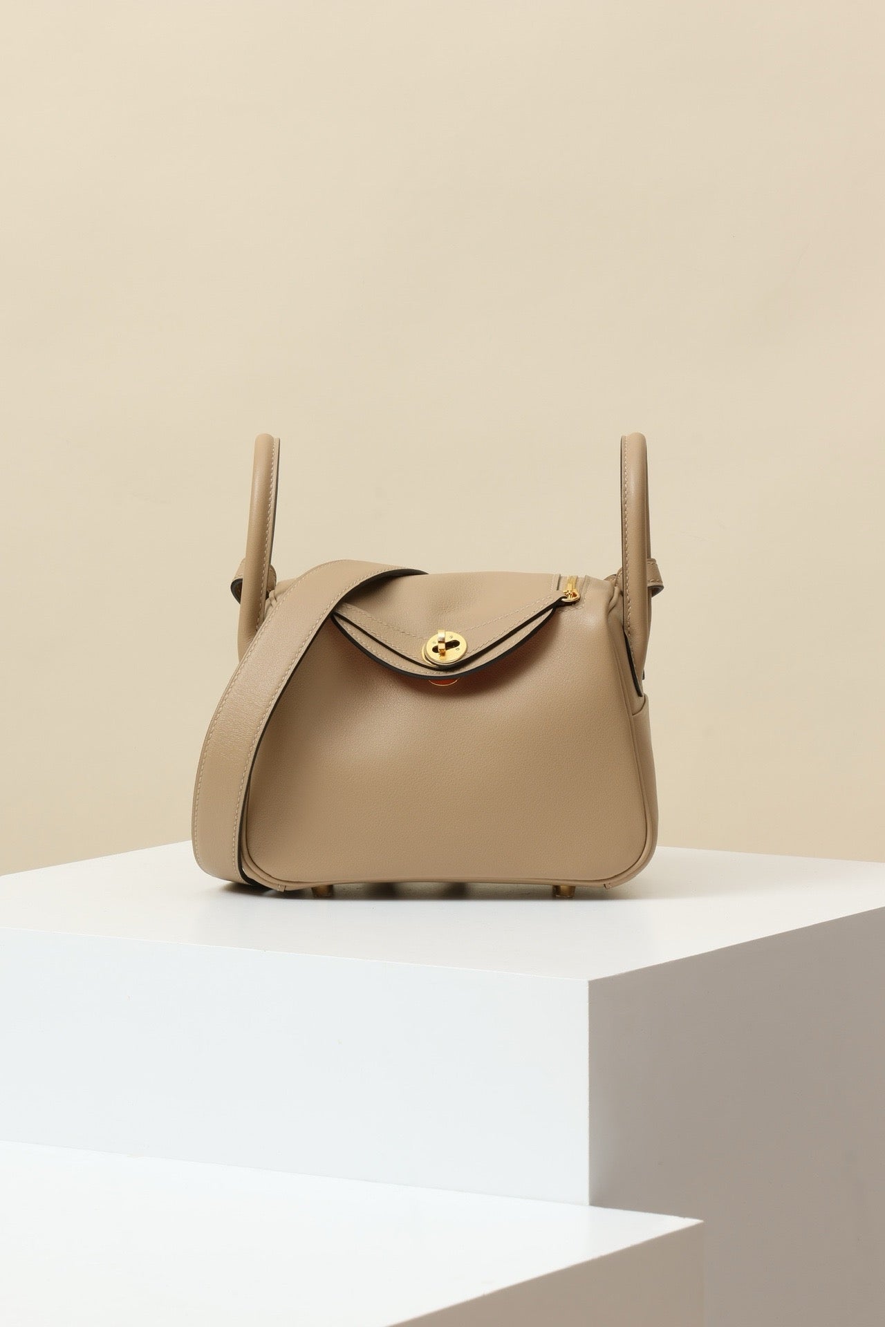 LD19 , Swift  ,  S2 Trench / U5 Rose Lipstick PHW #4626