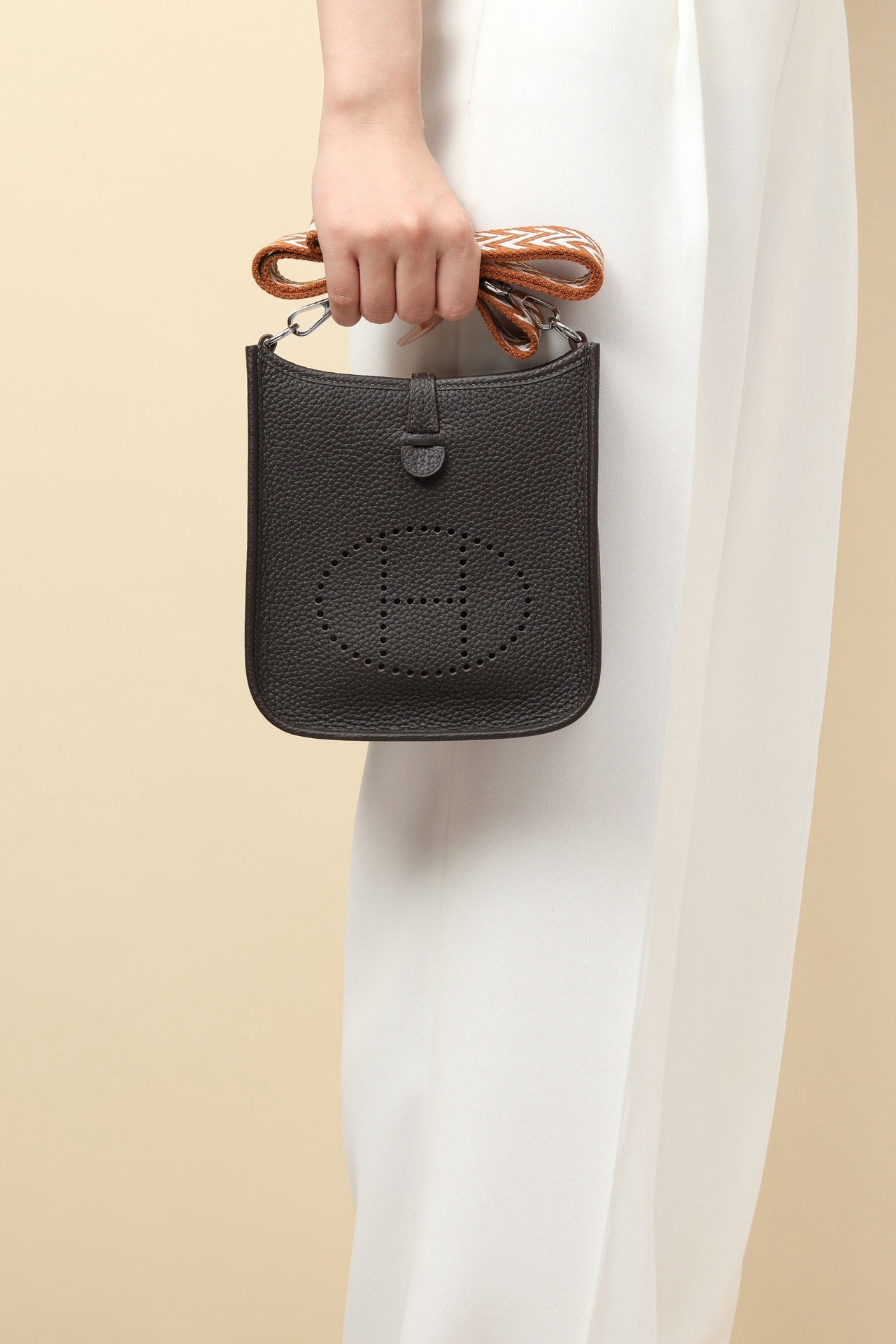 YF16 46 Ebony ,Clemence bull leather crossbody bag  , PHW #4425