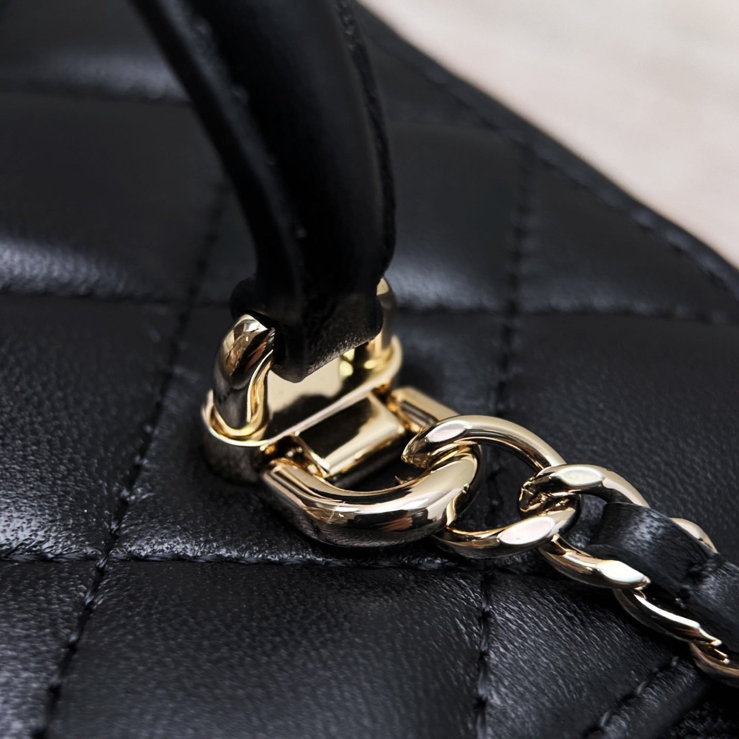 Cf BAG #1998