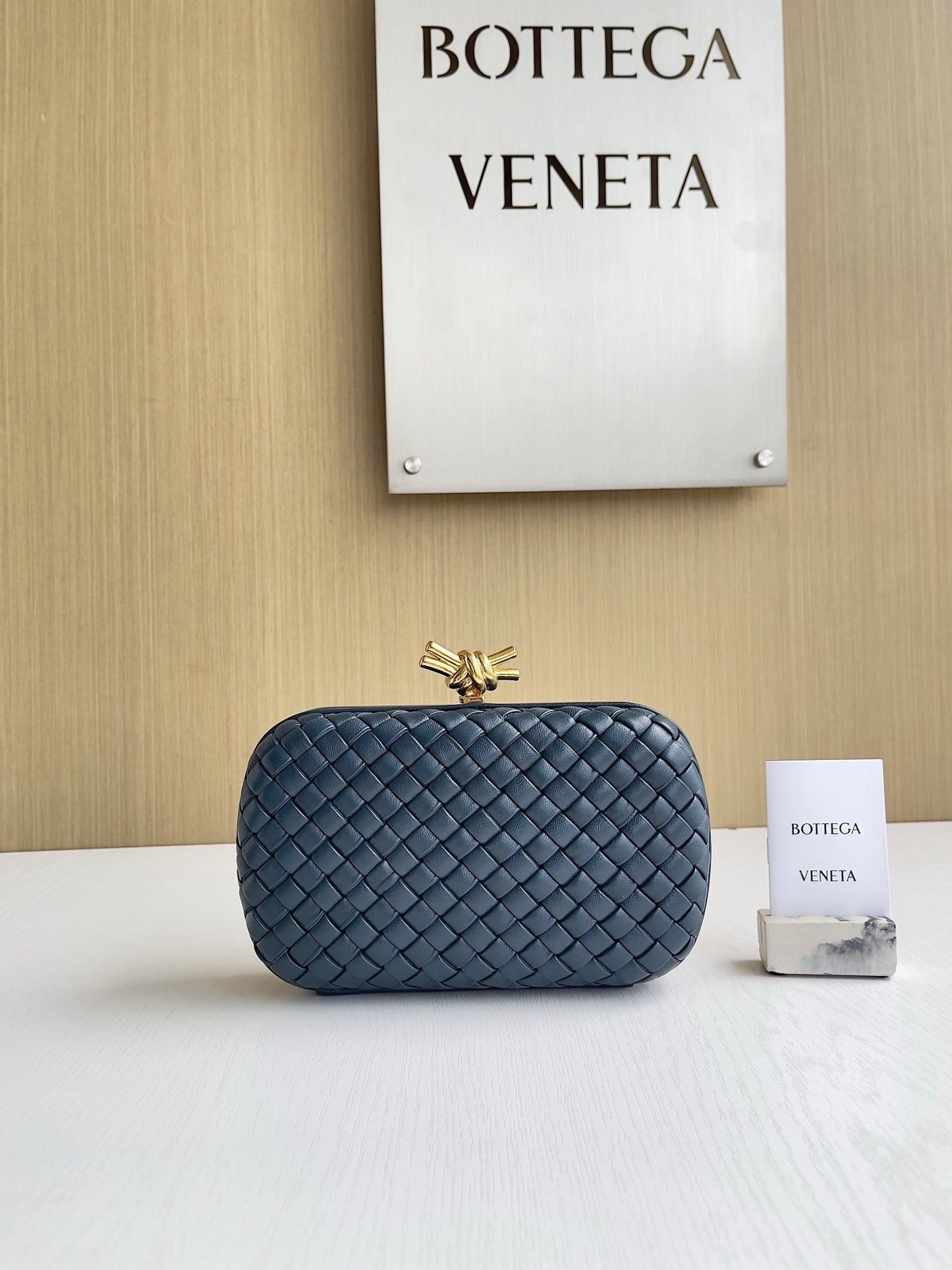 BV the knot #2585