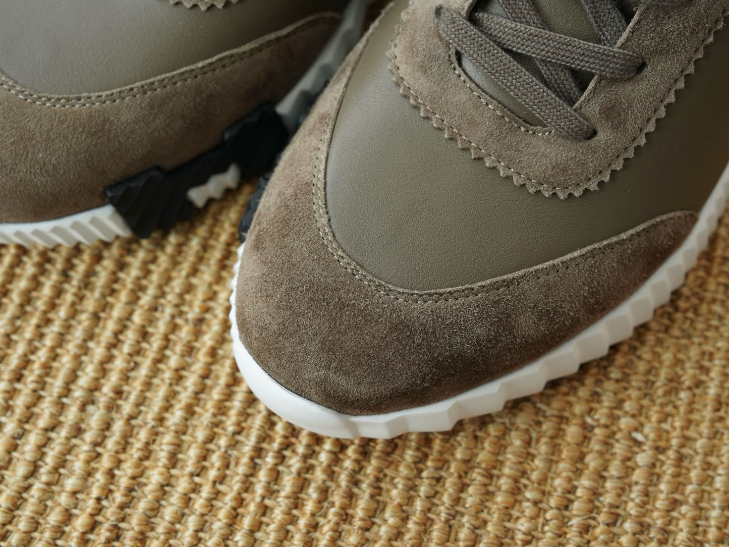 HSneakers