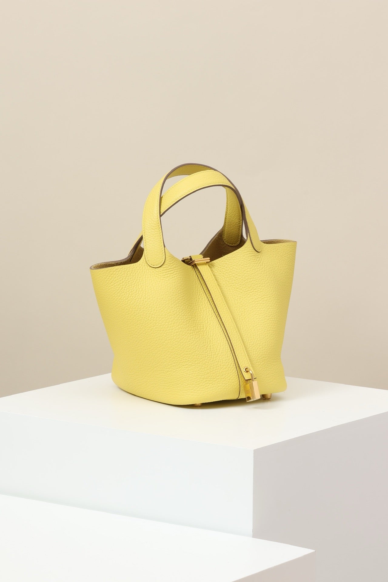 CL18 90 Naples Yellow GHW #4059