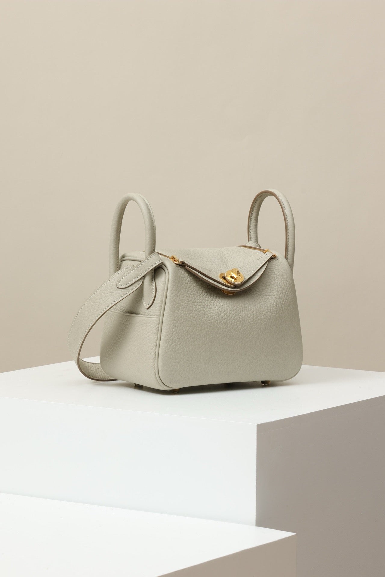 LD19 , Togo ,  8L Blanc Glacier GHW #4591