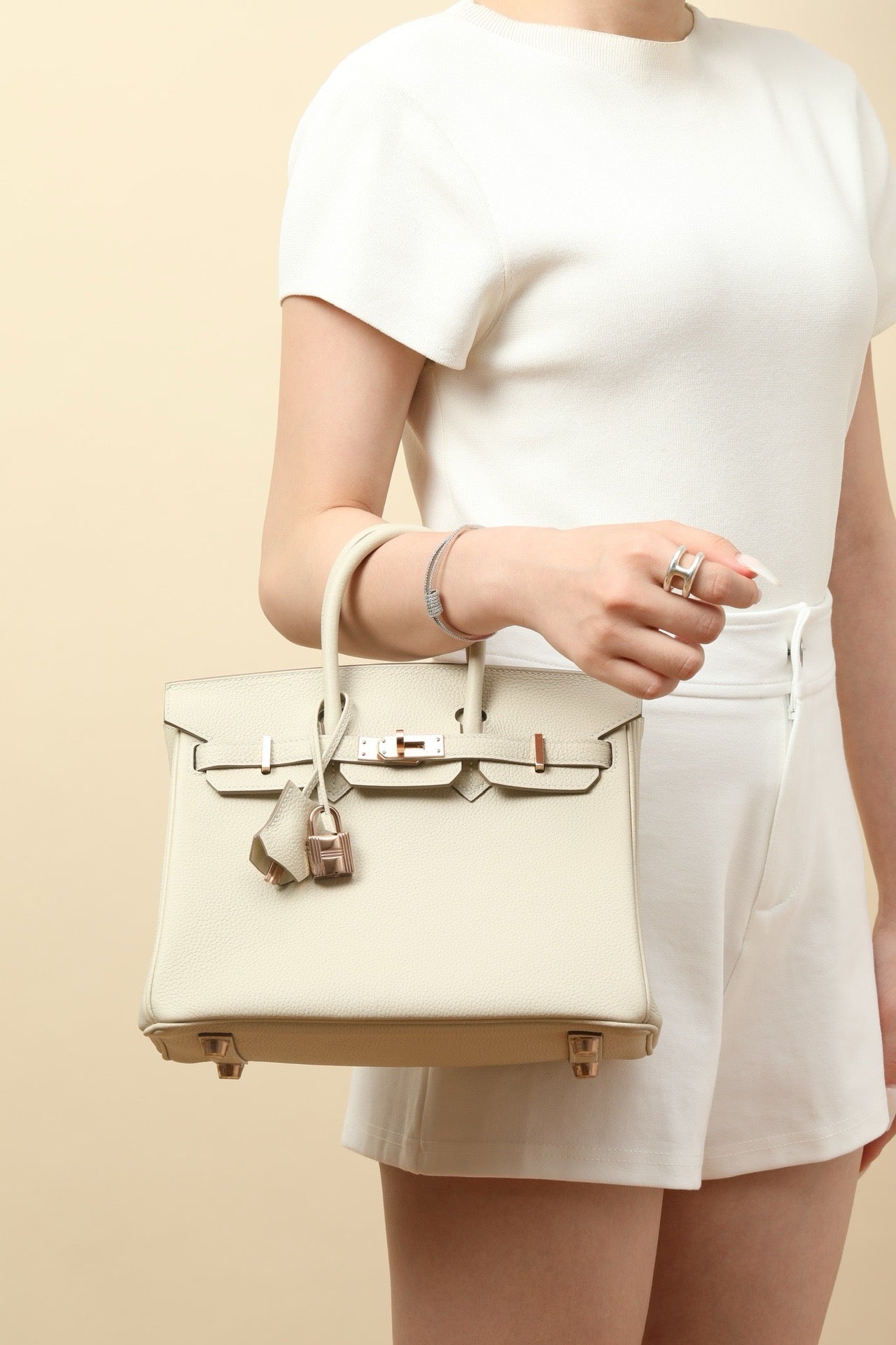 BK25 Milkshake White # 3885