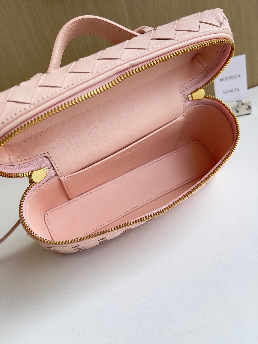 BV Bang Bang Vanity Case #561
