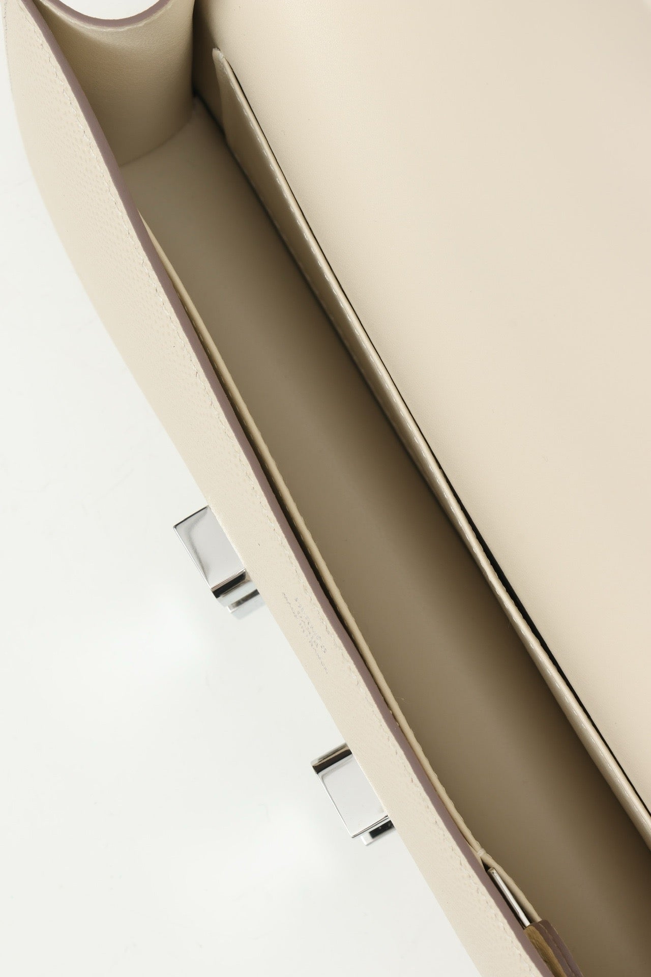 CJG24 , Epsom  CC10 Milkshake White PHW #4370