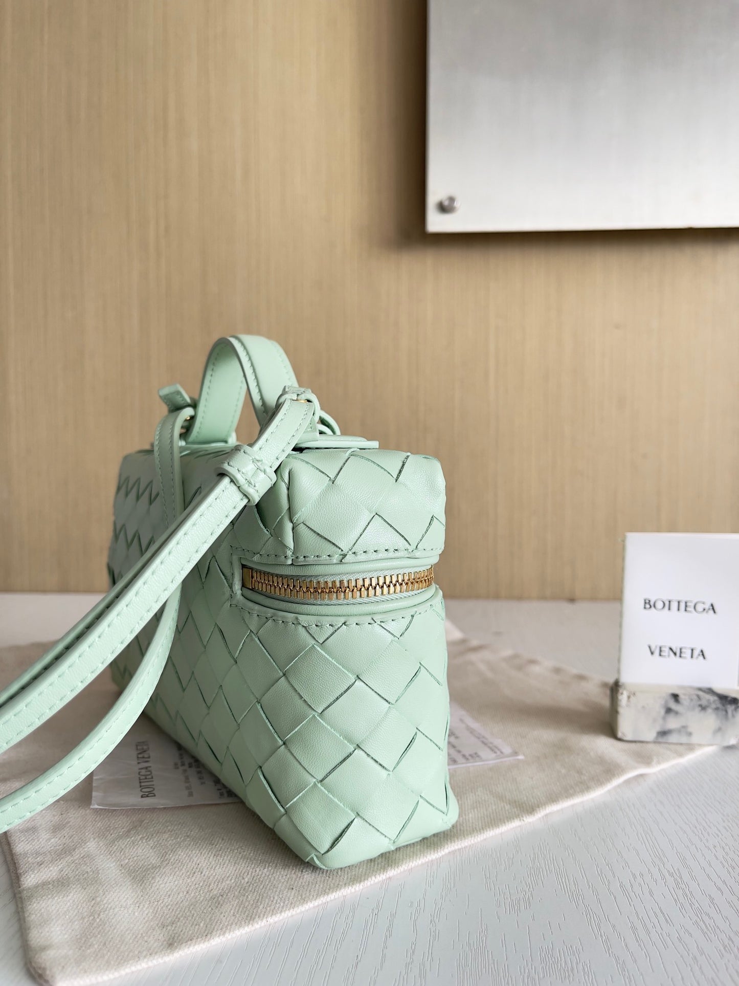 BV Bang Bang Vanity Case #558