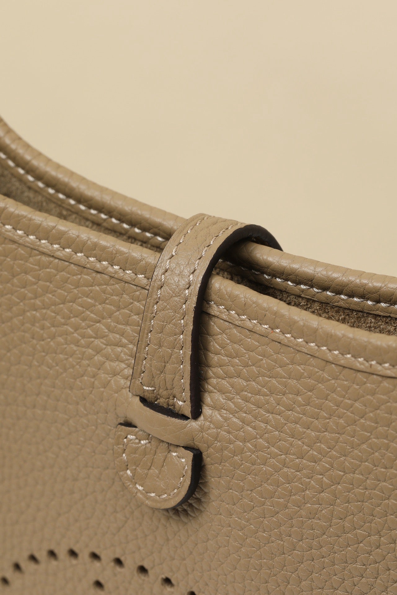 YF16 8Q Marfa Beige ,Clemence bull leather crossbody bag  , PHW #4426