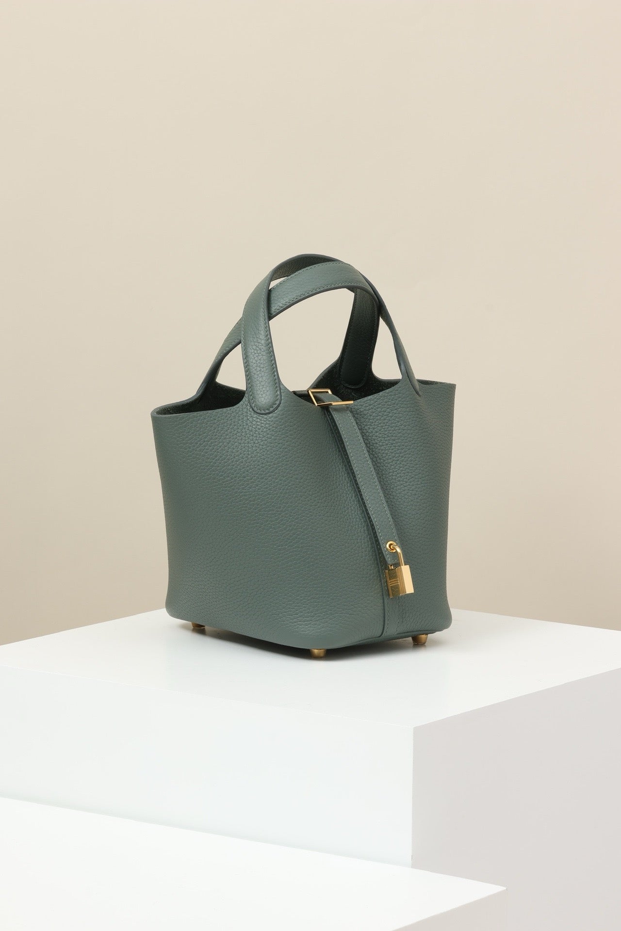 CL18 63 Almond Green GHW #4105