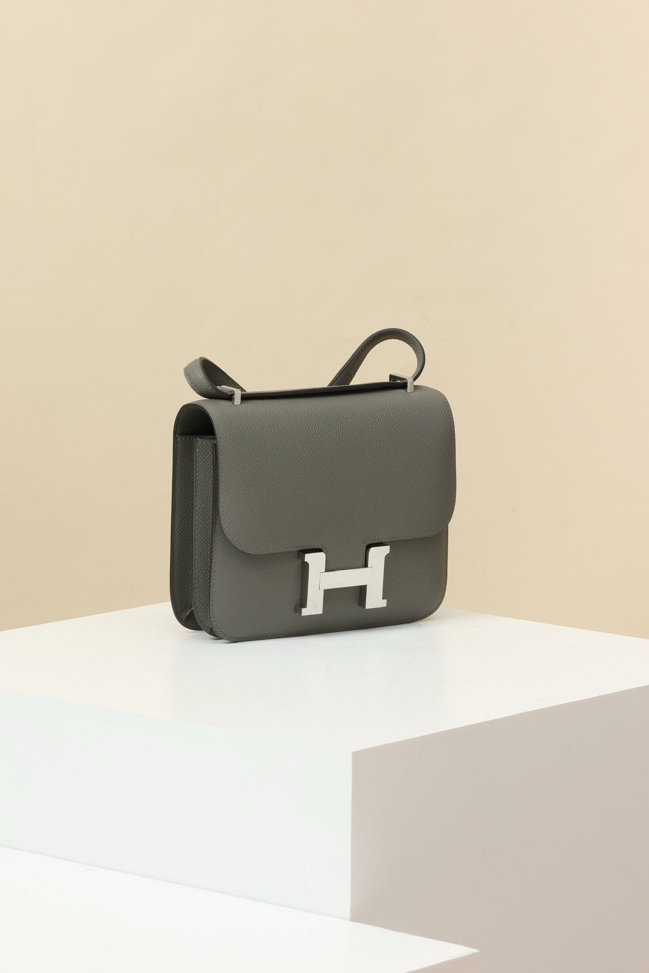 CJ19 19 cm , Cumulus Grey Epsom leather PHW #4335