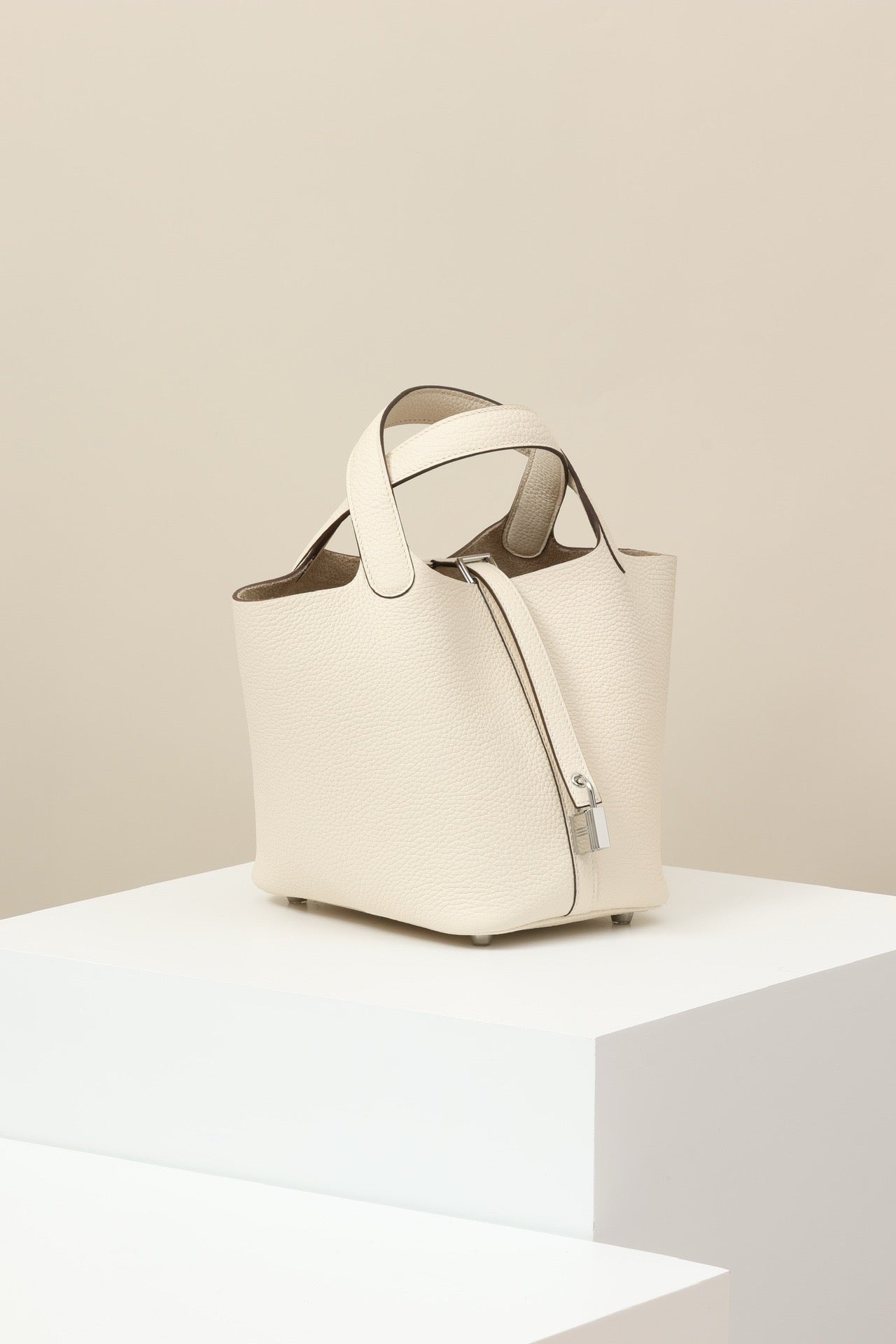 CL18 I2 Cream White PHW #4089