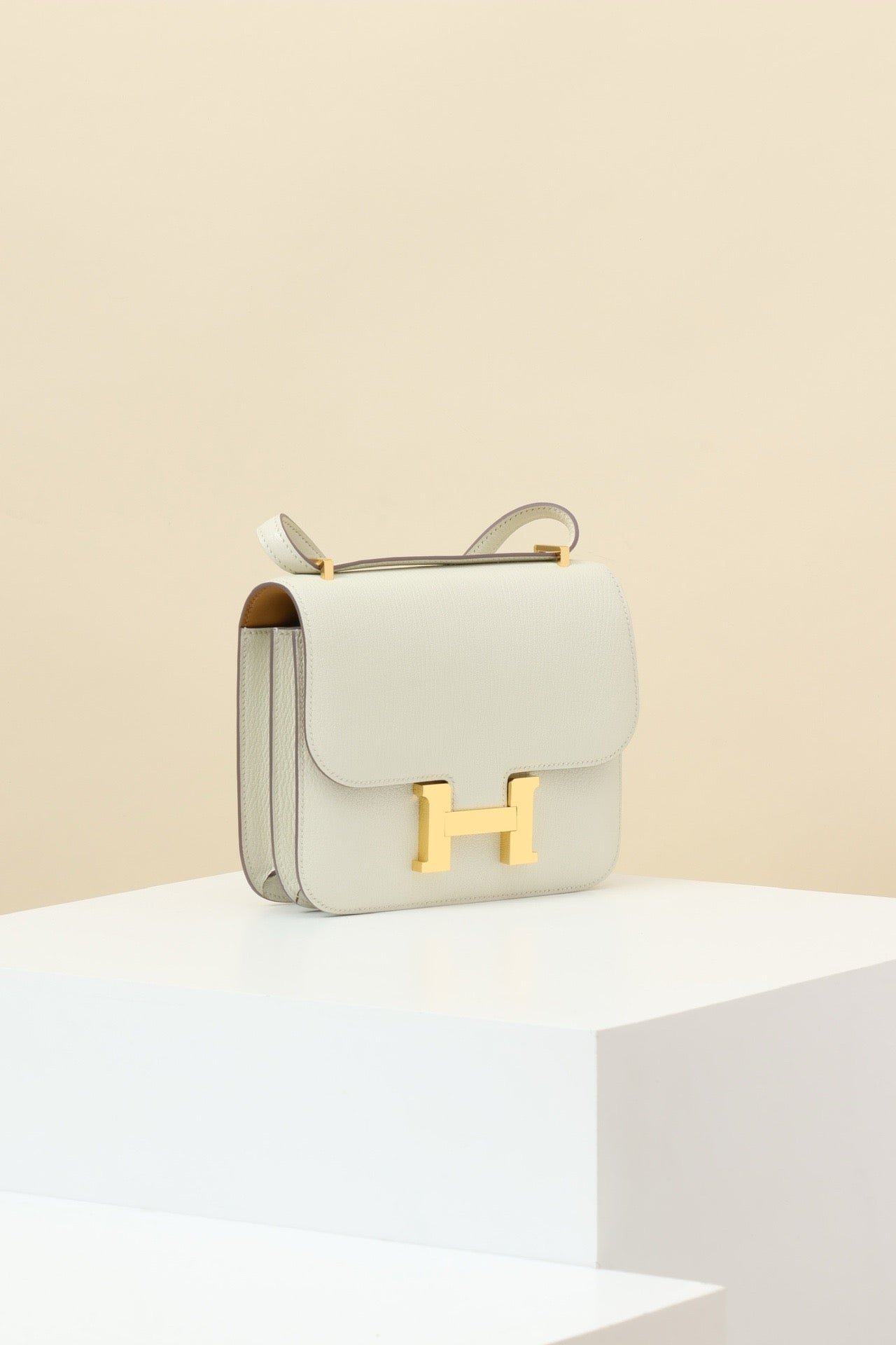 CJ19 19 cm, T0 Mushroom White / 4B Biscuit Goatskin GHW #4348