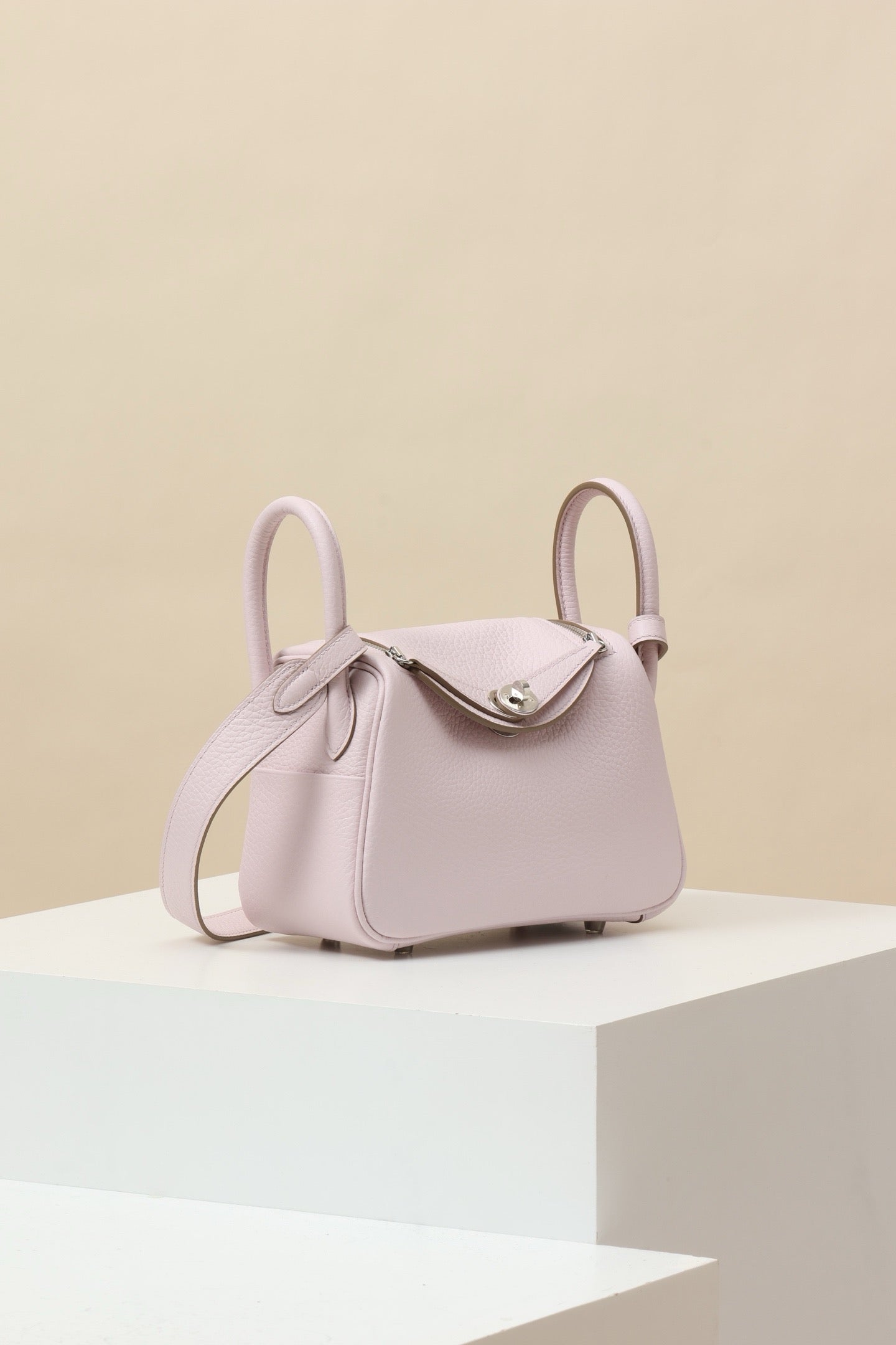 LD19 , Togo  09 Dream Purple / I2 Cream White PHW #4561