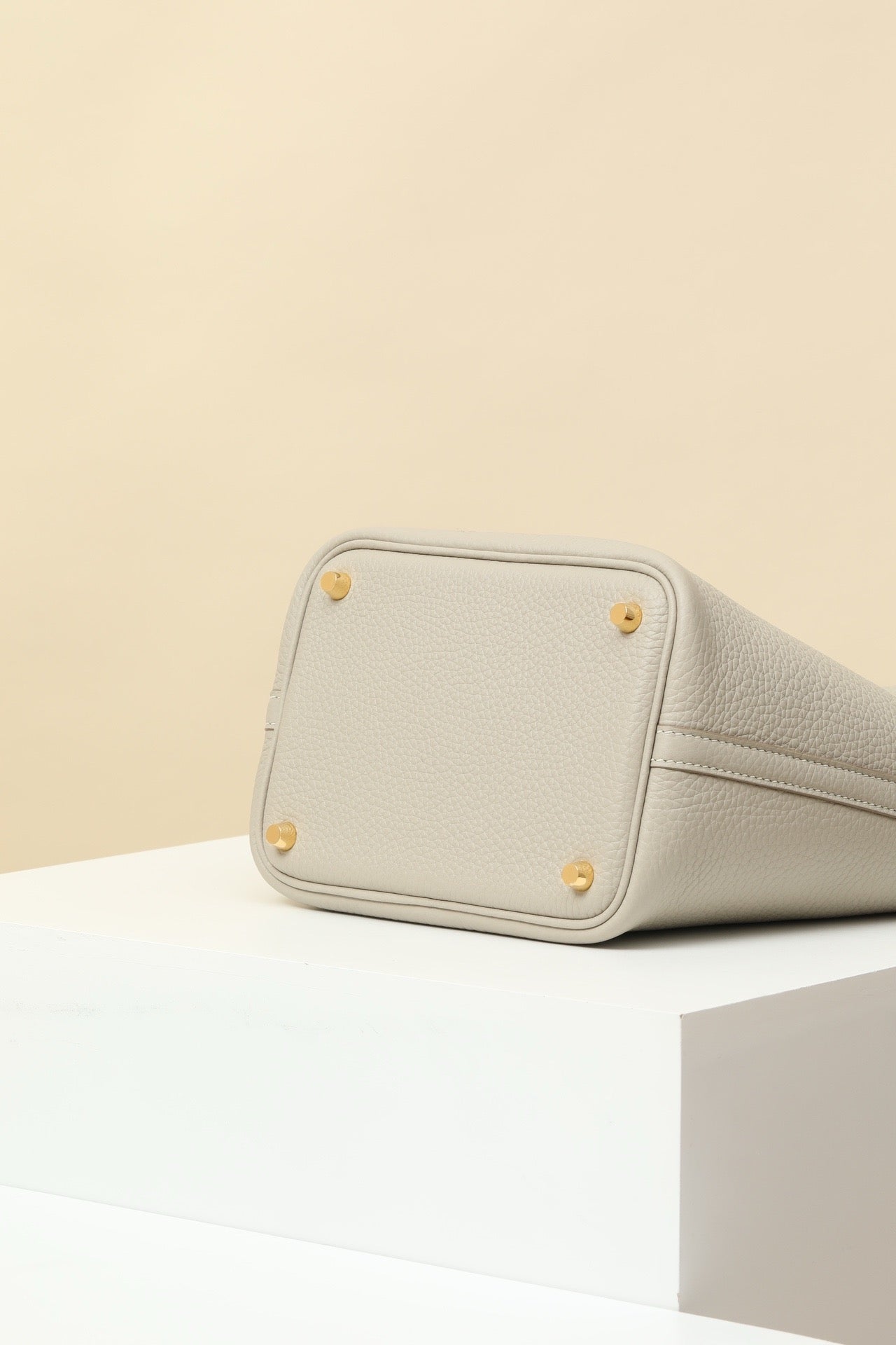 CL18 Glacier White #3746