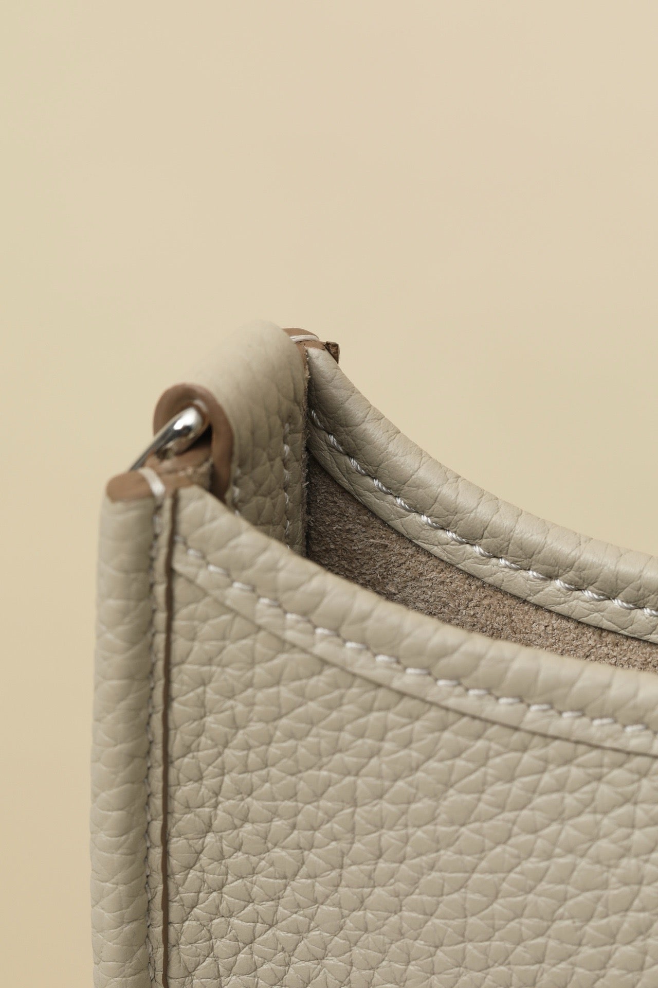 YF16 8L Glacier WhiteClemence bull leather crossbody bag  , PHW #4448