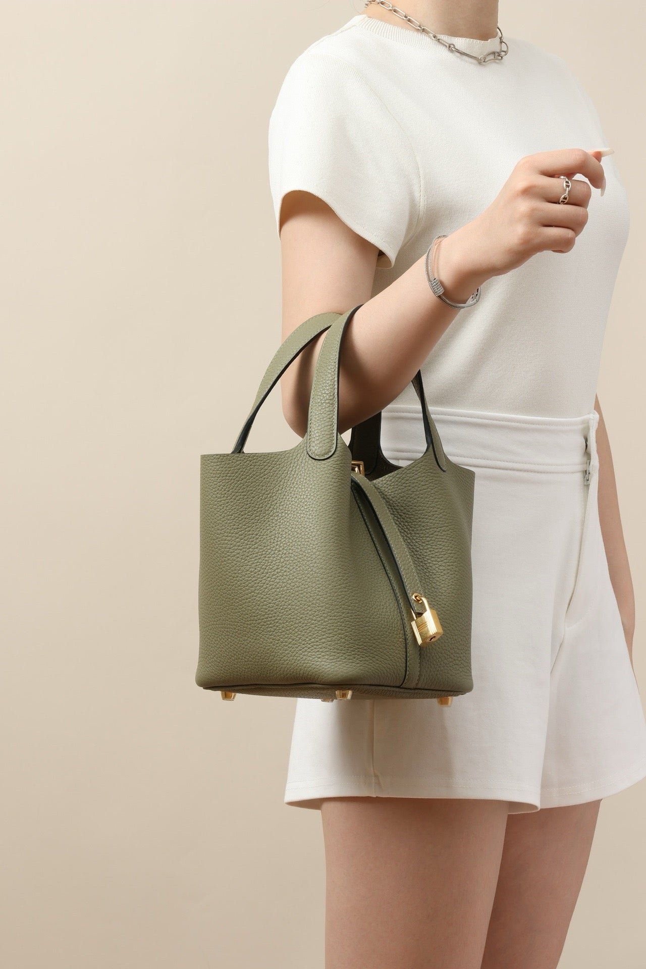 CL18 1Q Sage Green GHW #4052