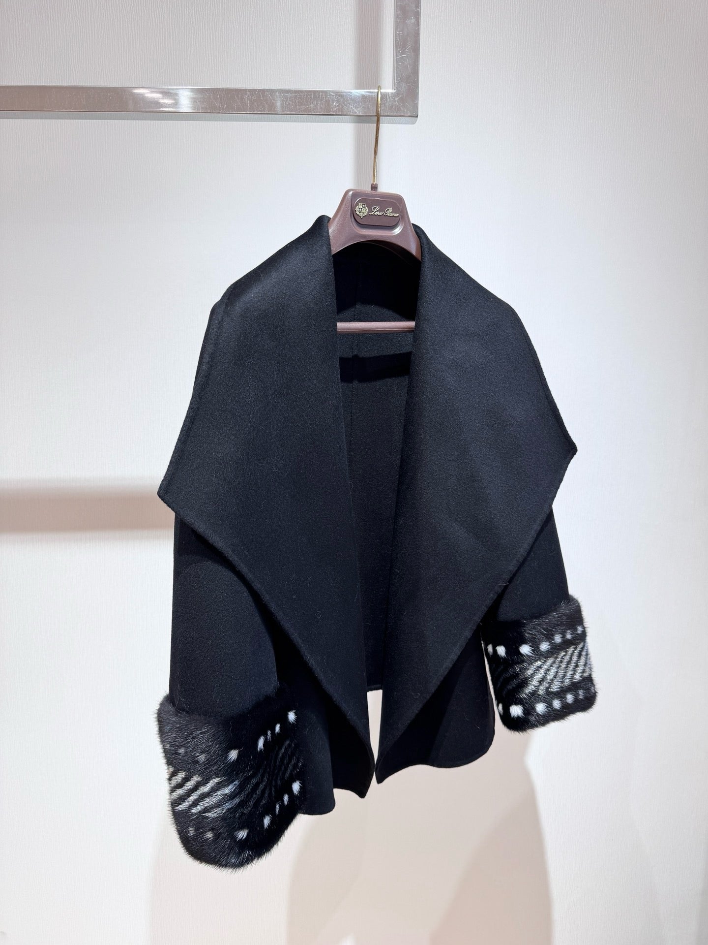 double-faced wool with cuffs crafted from imported female mink fur#3925