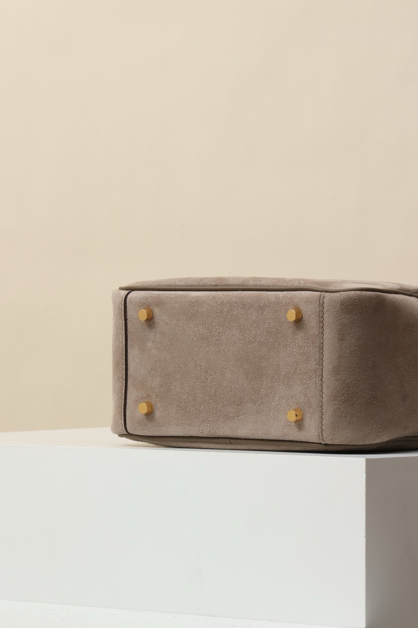 LD19 , Swift leather combined with suede CK18 Etoupe (Elephant Grey) GHW#4629