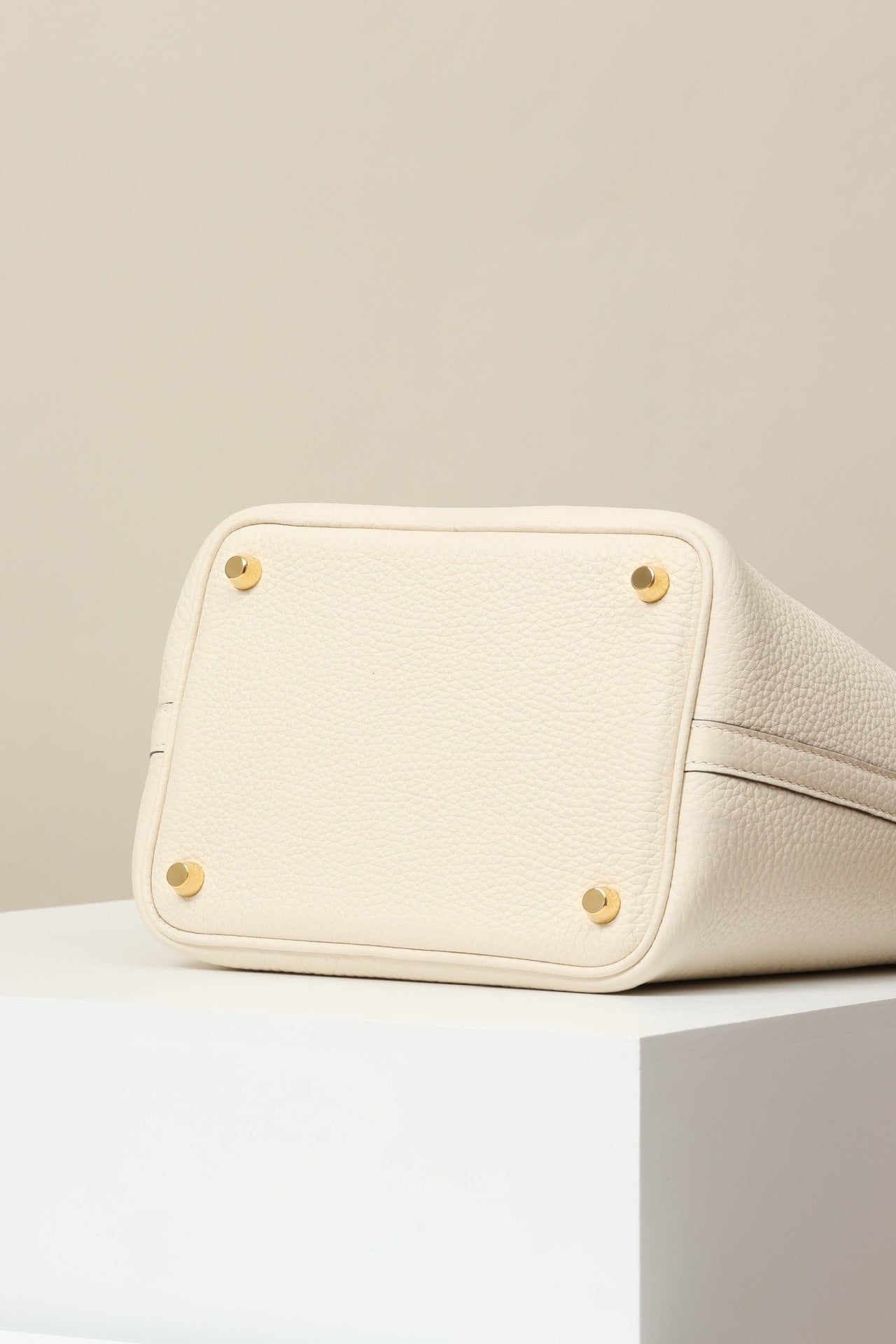 CL18 I2 Cream White GHW #4091