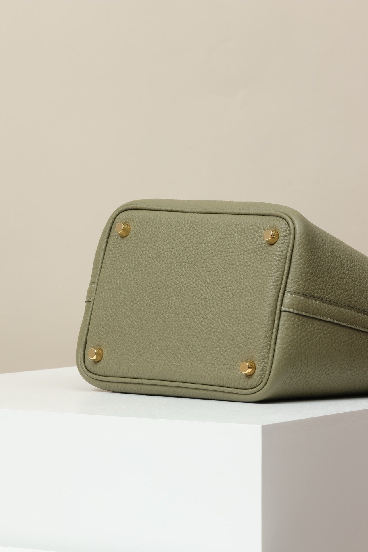 CL18 1Q Sage Green GHW #4052