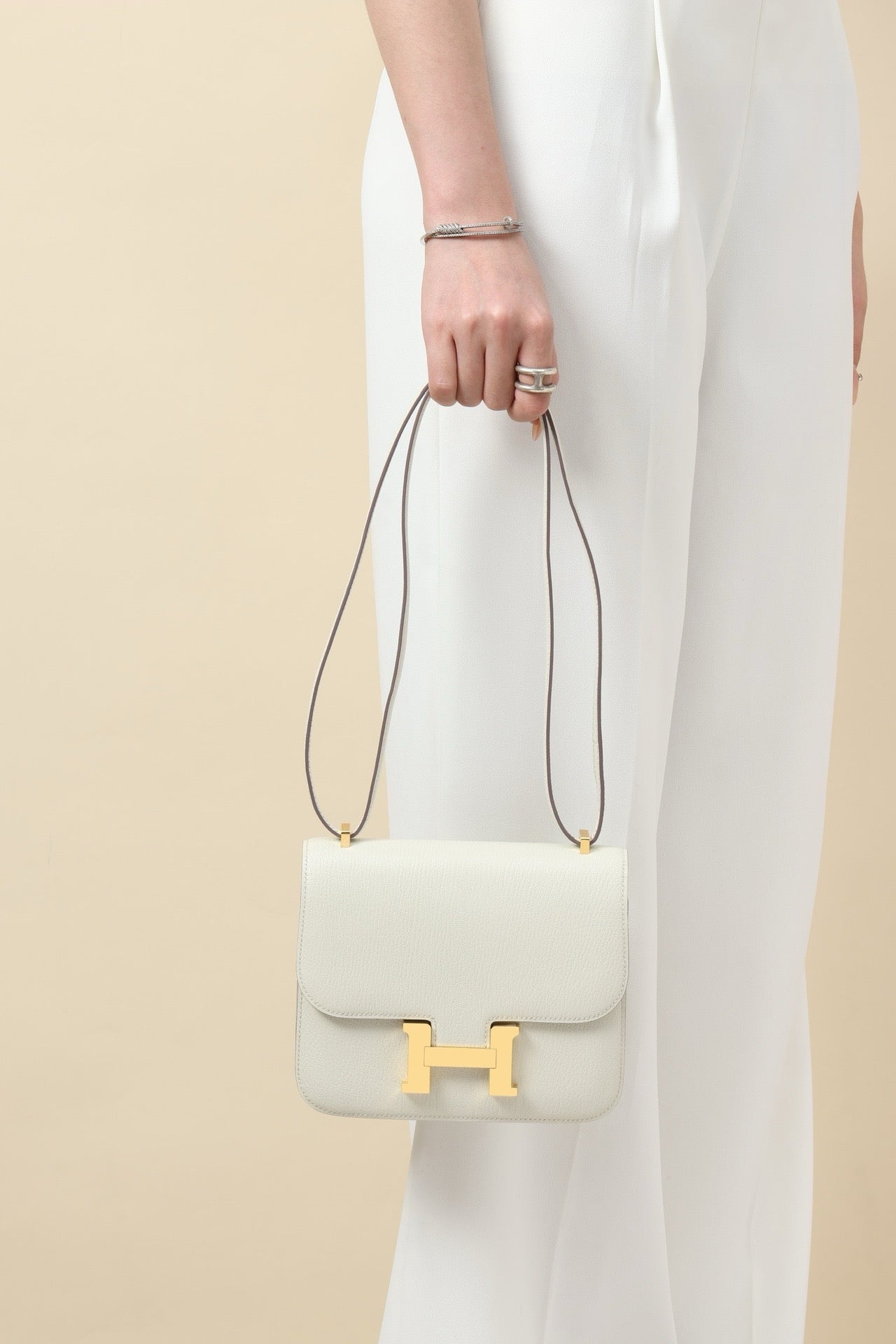 CJ19 19 cm, T0 Mushroom White / 4B Biscuit Goatskin GHW #4348