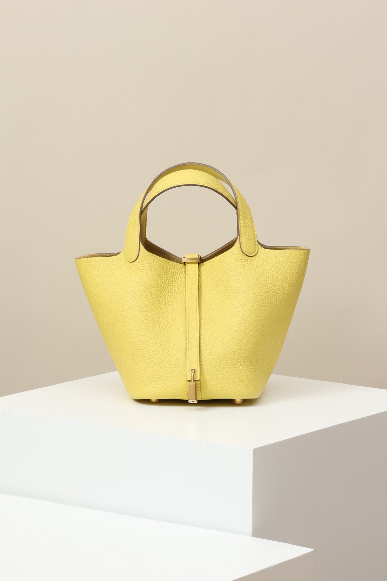 CL18 90 Naples Yellow GHW #4059