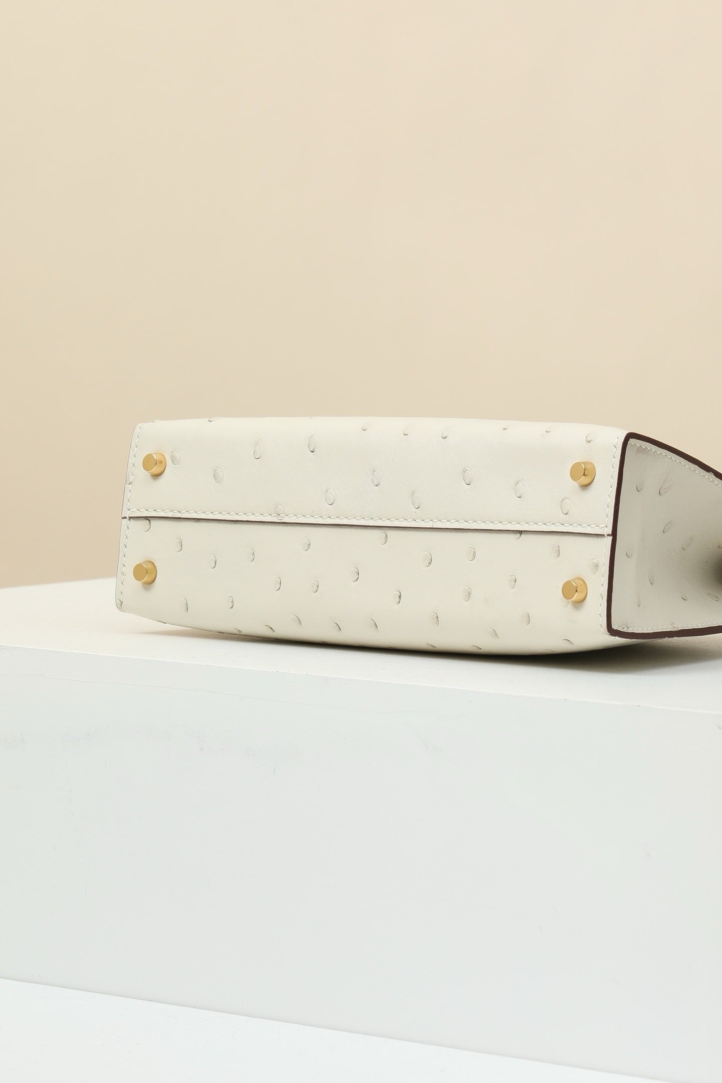 KL19  Wool White #3831