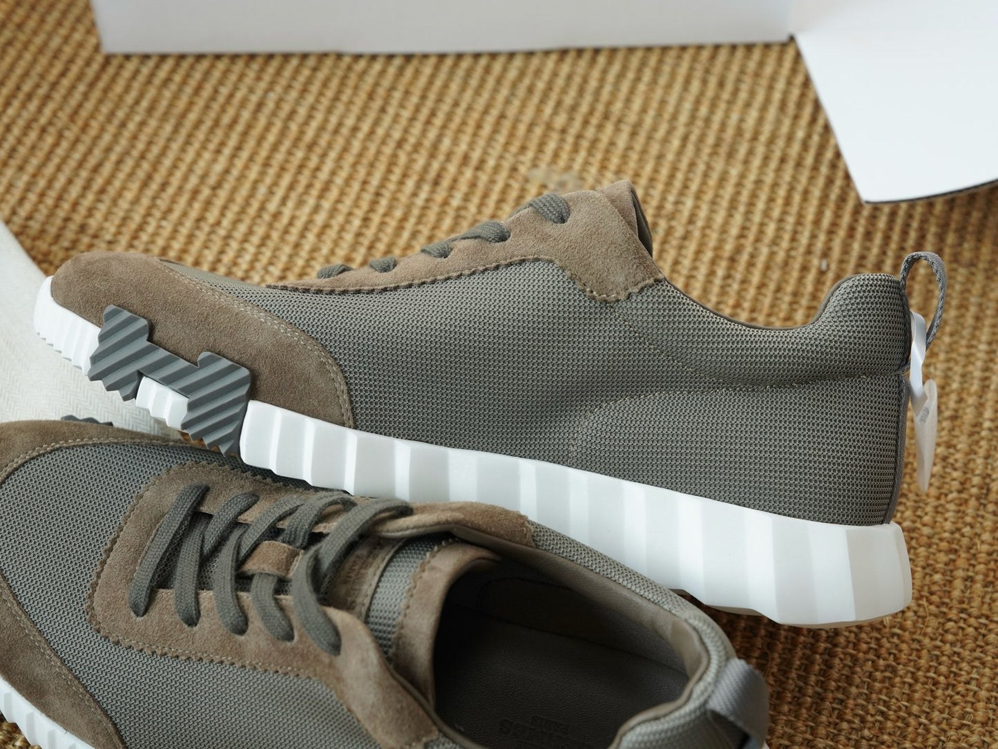 HSneakers