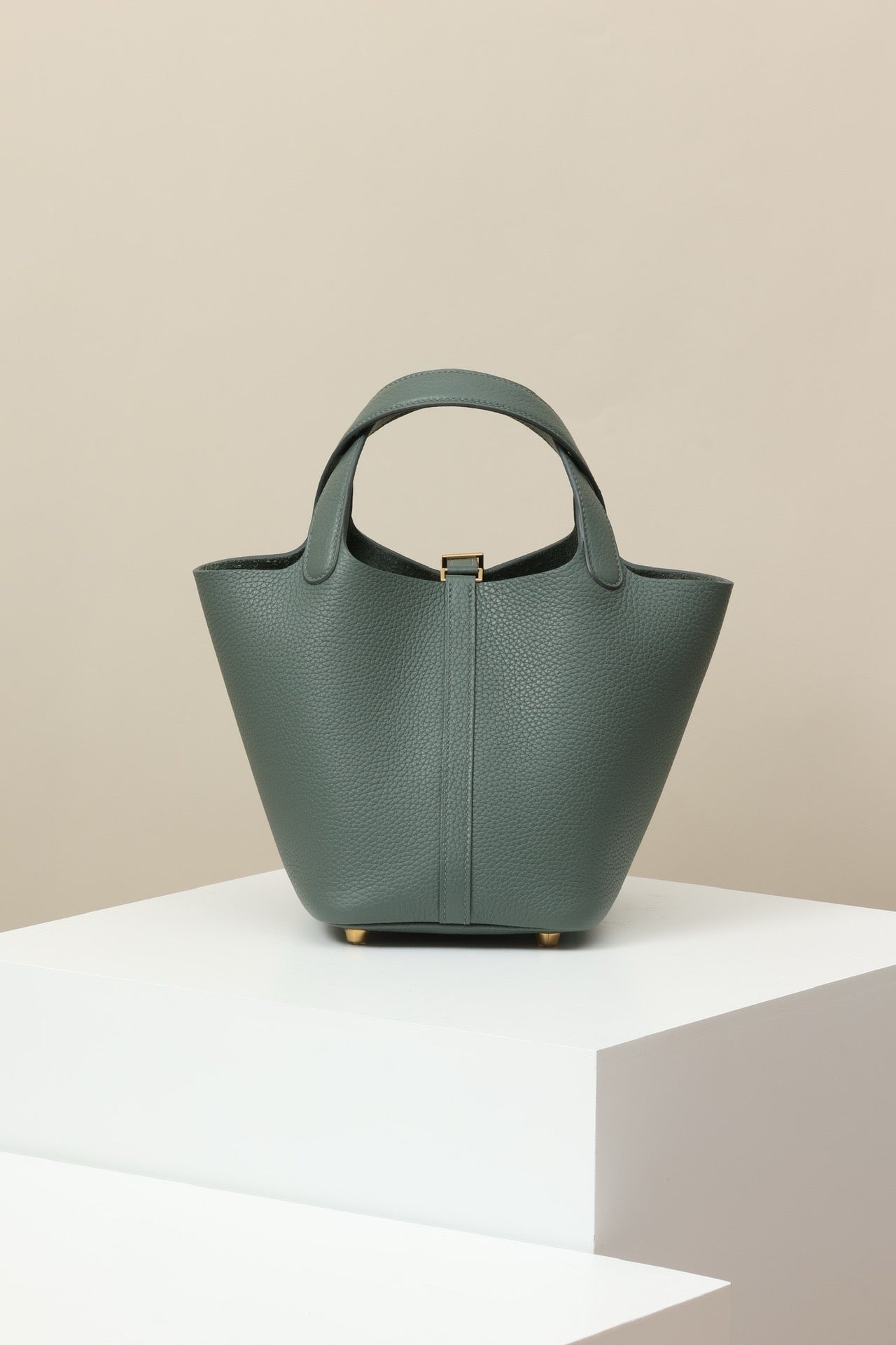 CL18 63 Almond Green GHW #4105