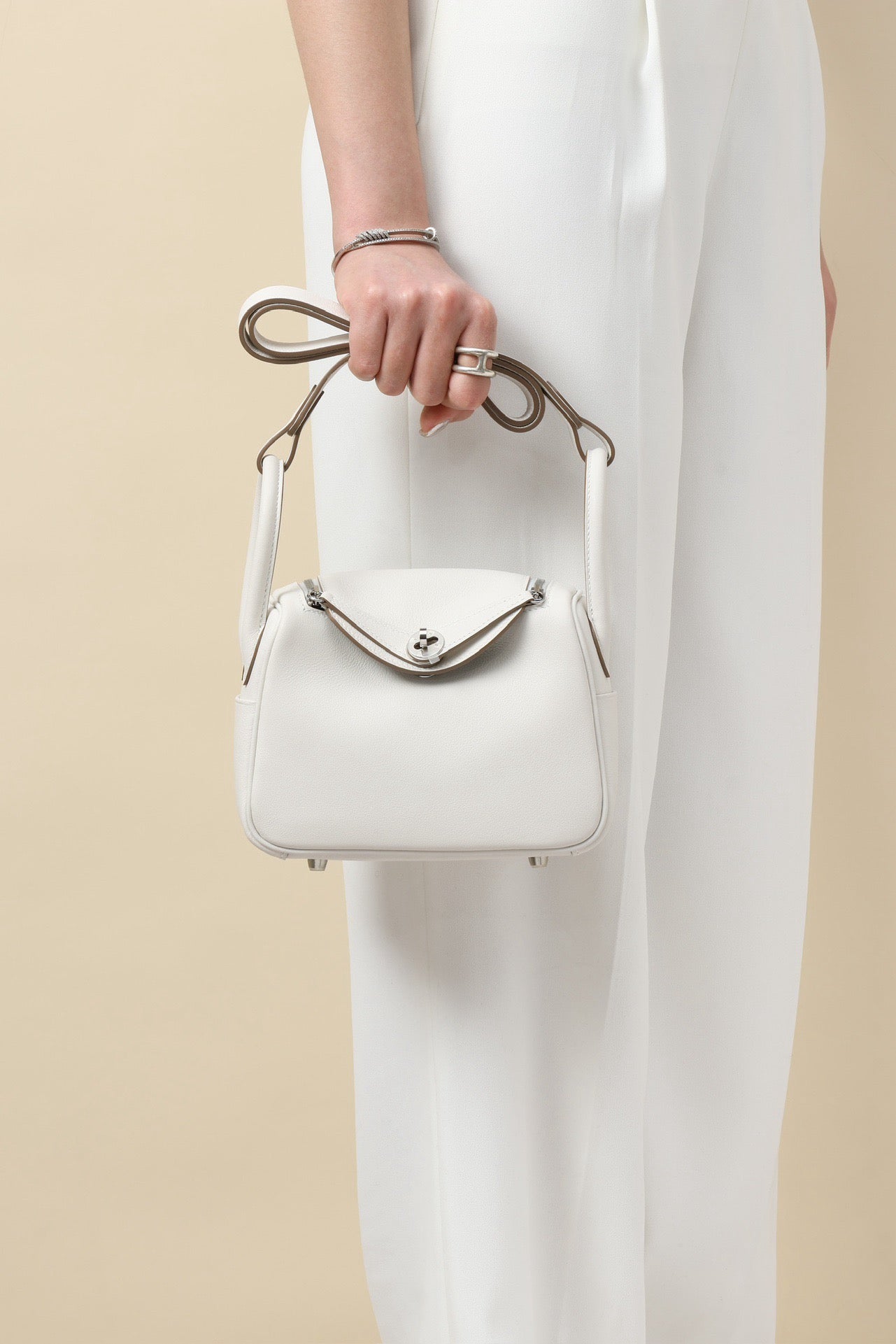 LD19 , Swift  , M4 Craie Gris / 0L Gris Nuage PHW #4626