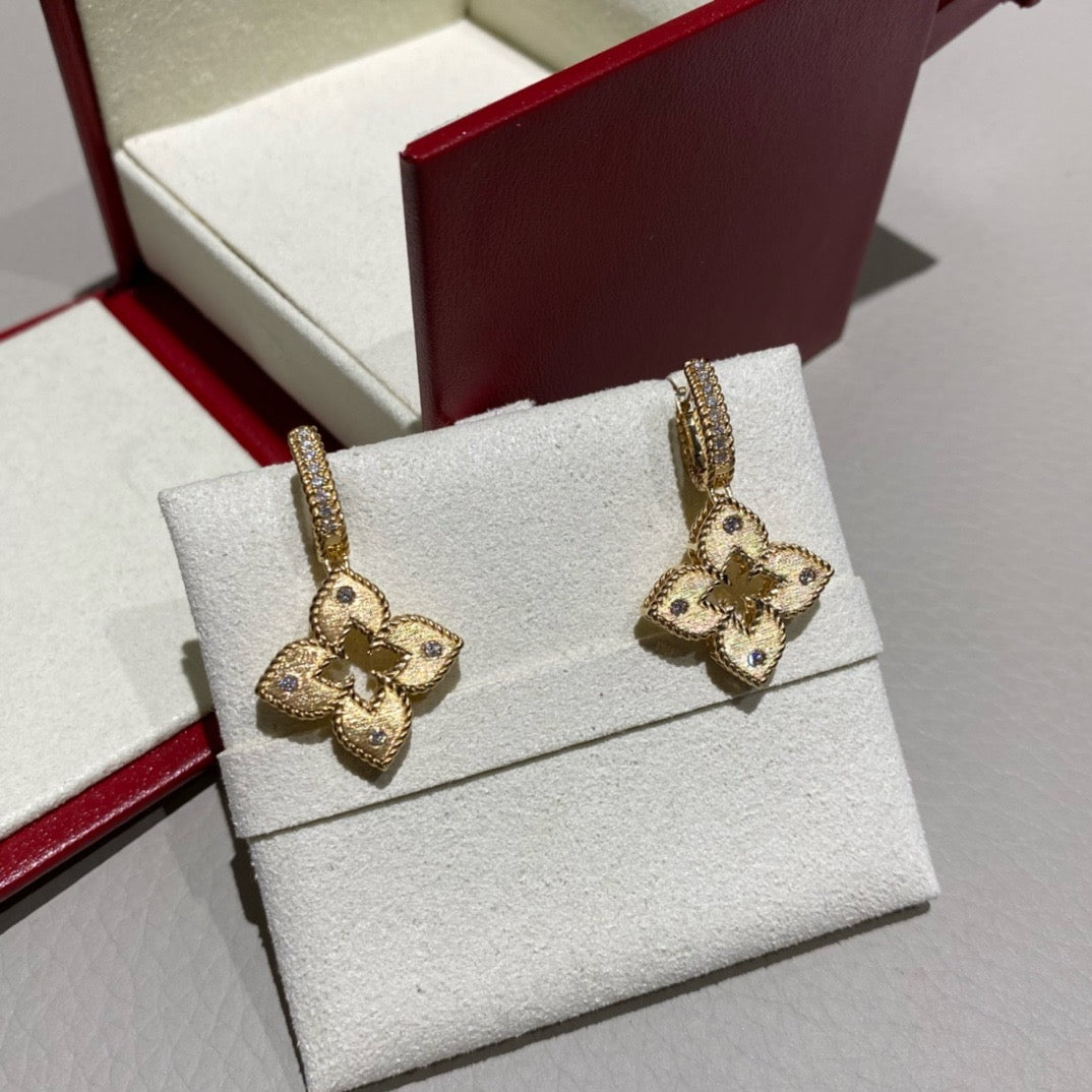 روبرتوكوين اقراط ذهب عيار 18 , 9.5 جرام , الماس vvs