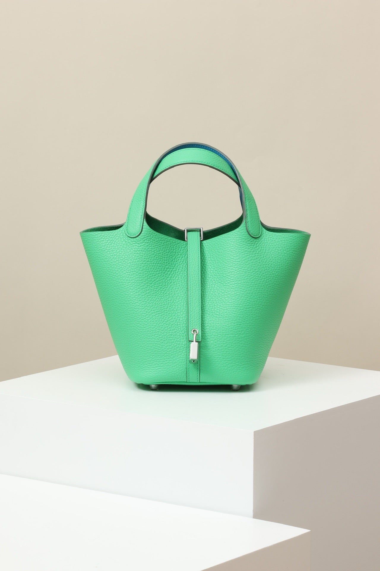 CL18 OZ Comic Green / 0F Florida Blue PHW #4062