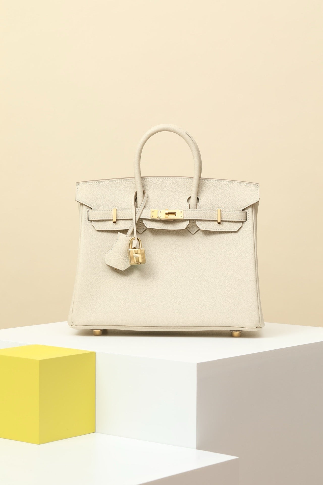 BK25 Milkshake White # 3886