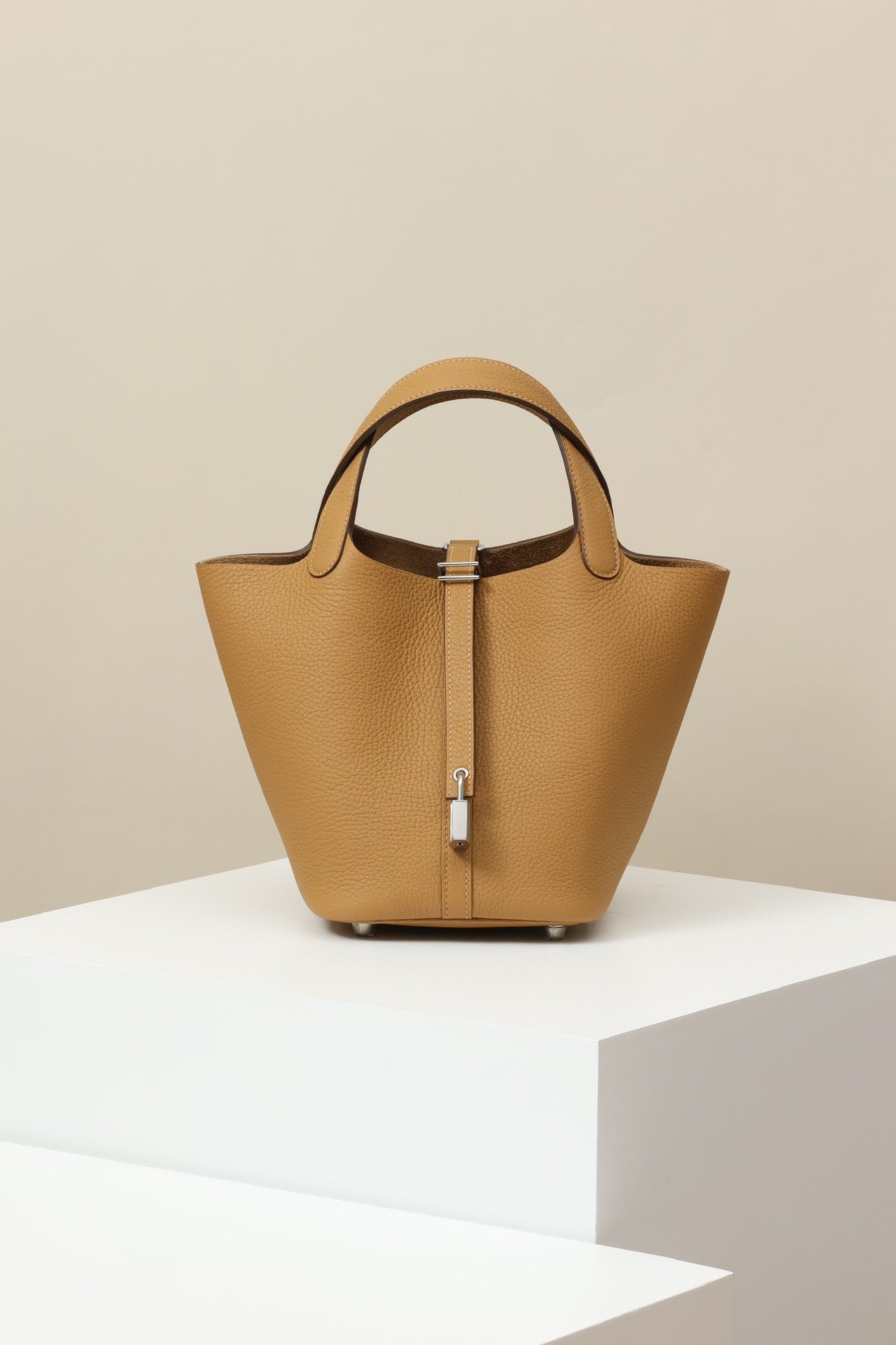 CL18 4B Biscuit Color PHW #4086